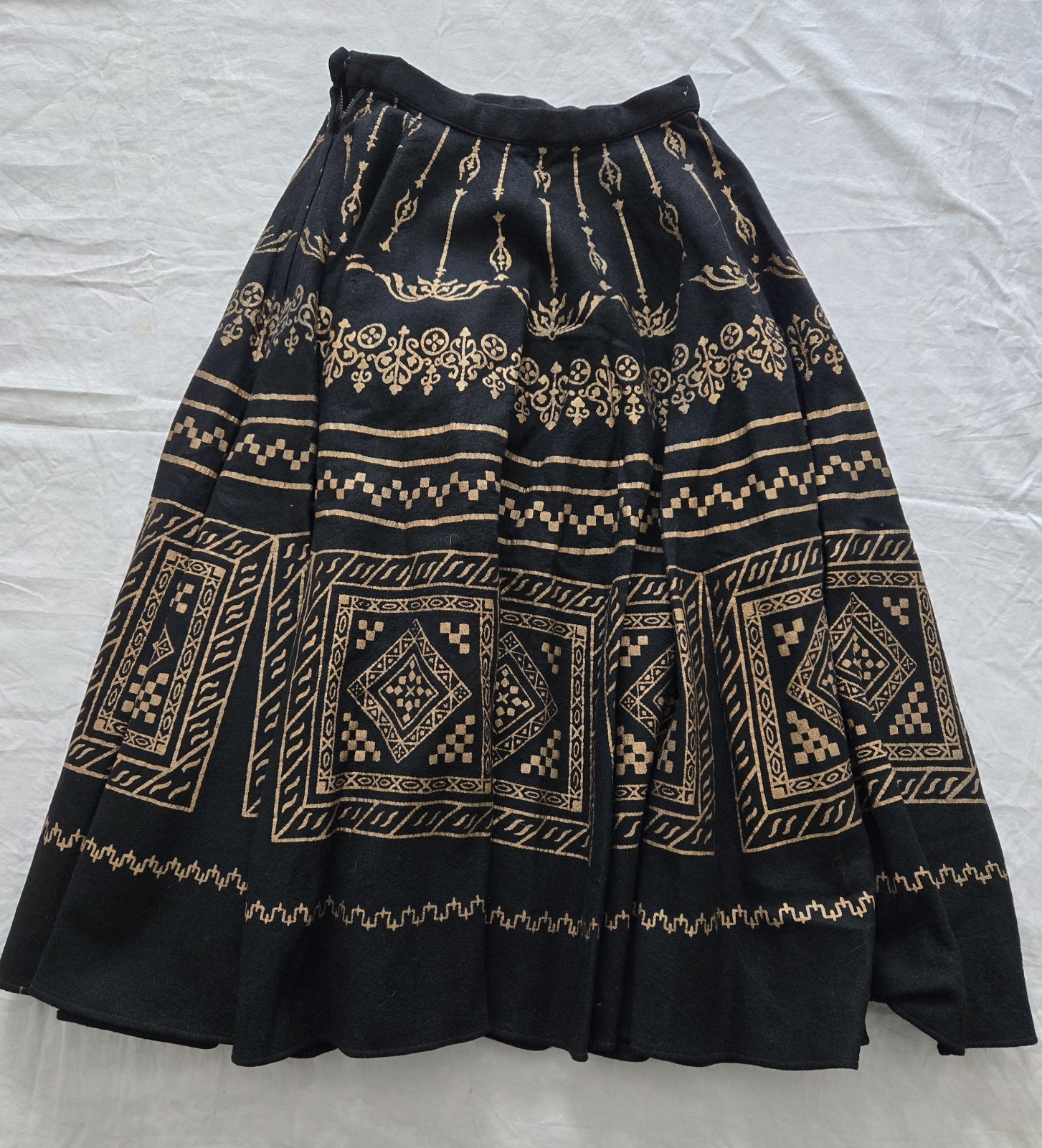 Vintage 1950s Wisco of London Black Wool Felt Skirt | Gold Stencil Graphic Print