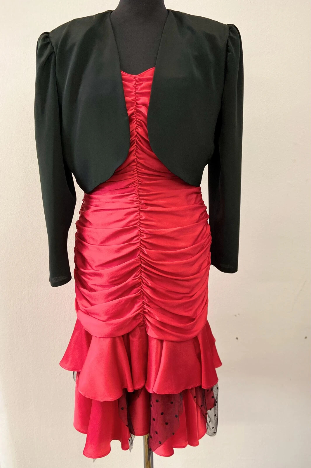 Elegant Vintage 90s Ladies cap sleeve Dress with Matching Jacket in dark red