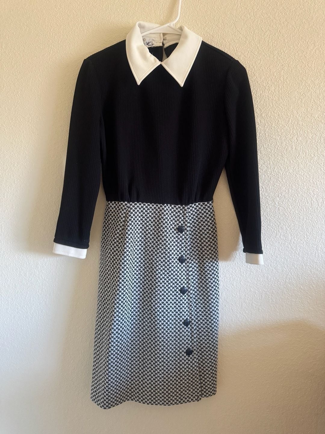 Vintage Butte Knit Black and White Mod Long Sleeve Dress with Collar