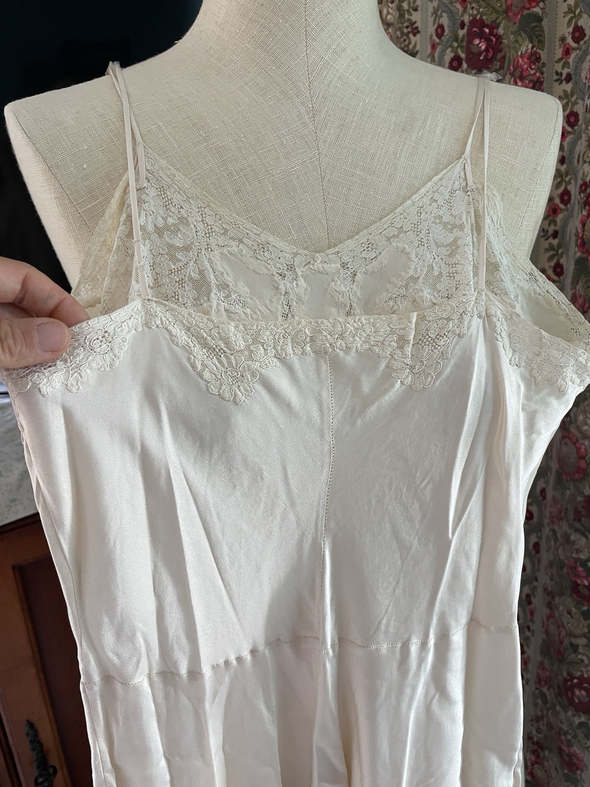 Vintage 1930s–1940s 100% Silk Ivory Mid Length Slip / Bias Lace French Lingerie