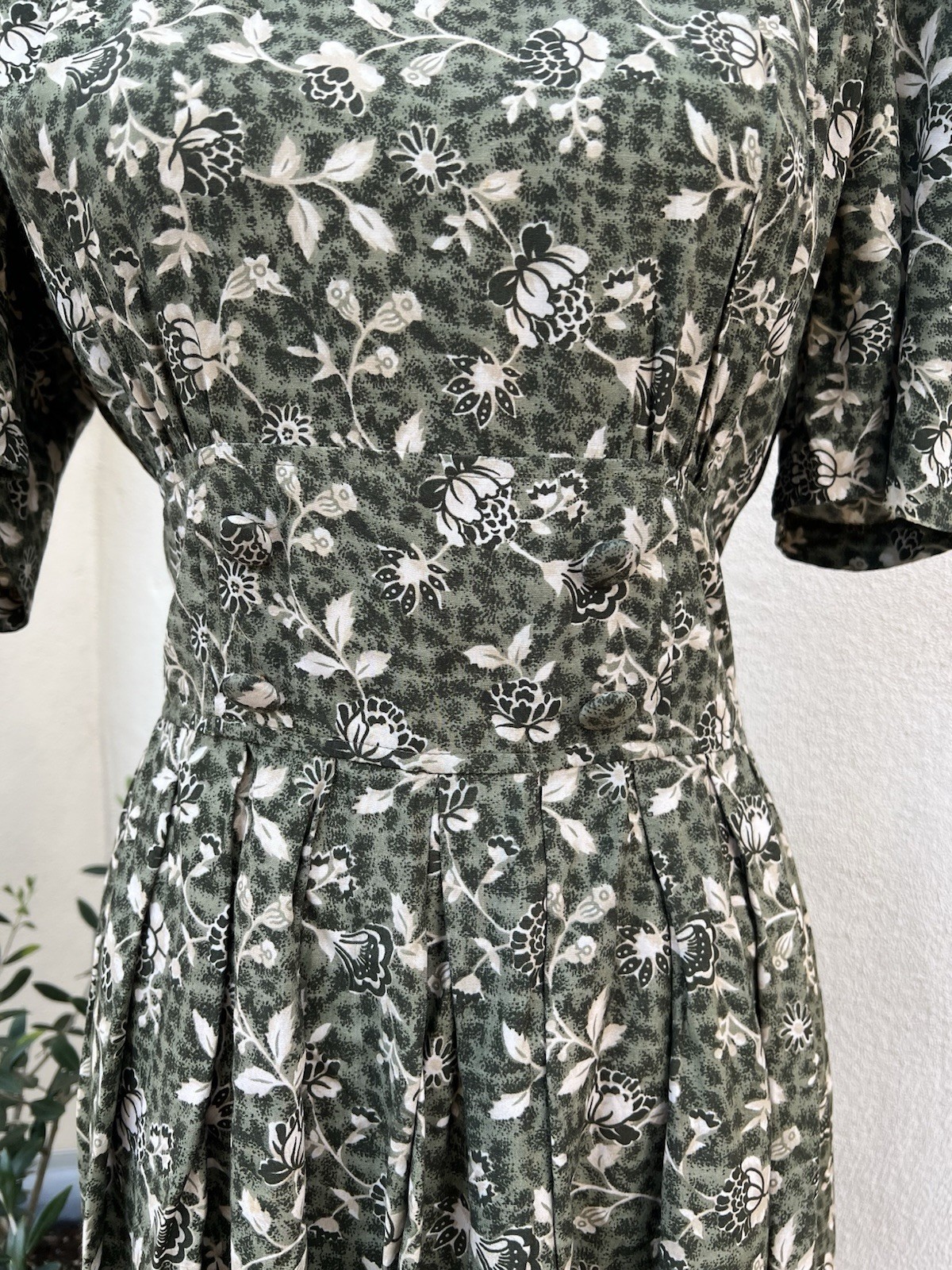 VTG KARIN STEVENS Green Floral Cottagecore Midi Dress Button Women 8 40’s style