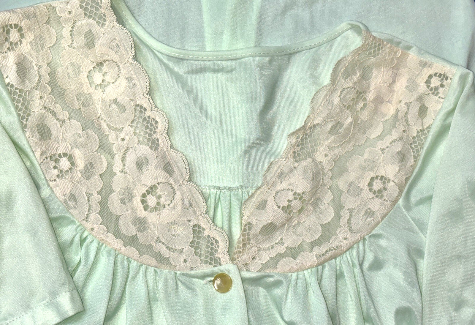 Vintage Philmaid Women Size M Button Up Short Sleeve Nylon Robe Mint Cream Lace