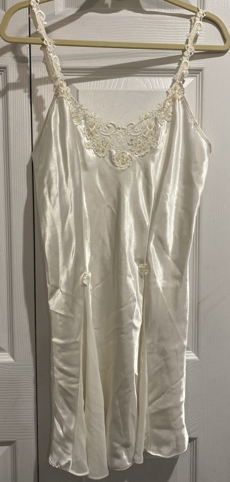 Beautiful Lace Detail VTG California Dynasty Short Night Gown Pearl Color Size L