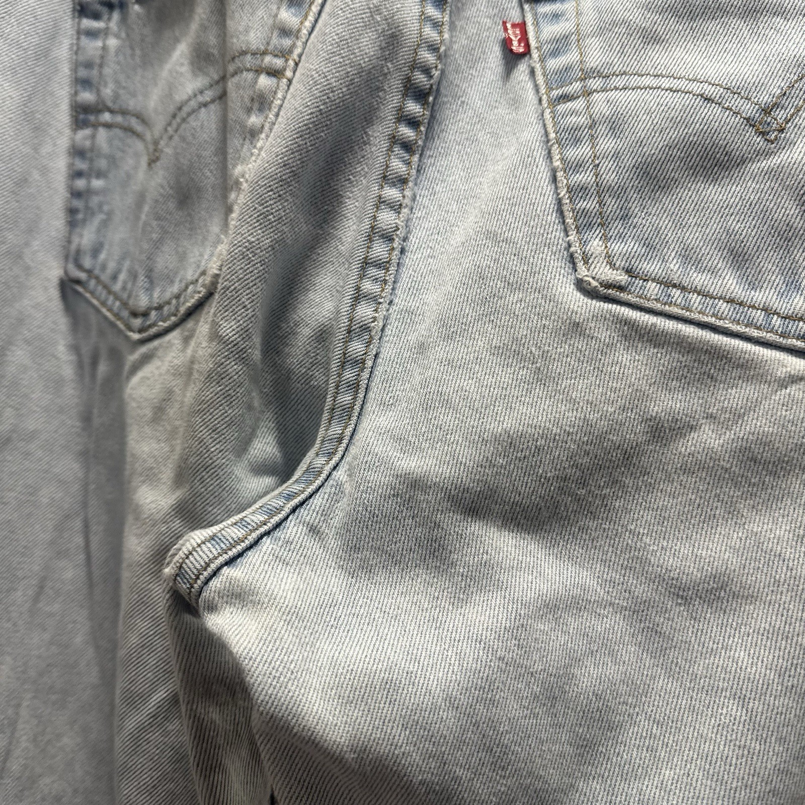 Vintage Levi’s 550 Jeans Women’s Relaxed Fit Tapered Leg Size 28 Made in Canada