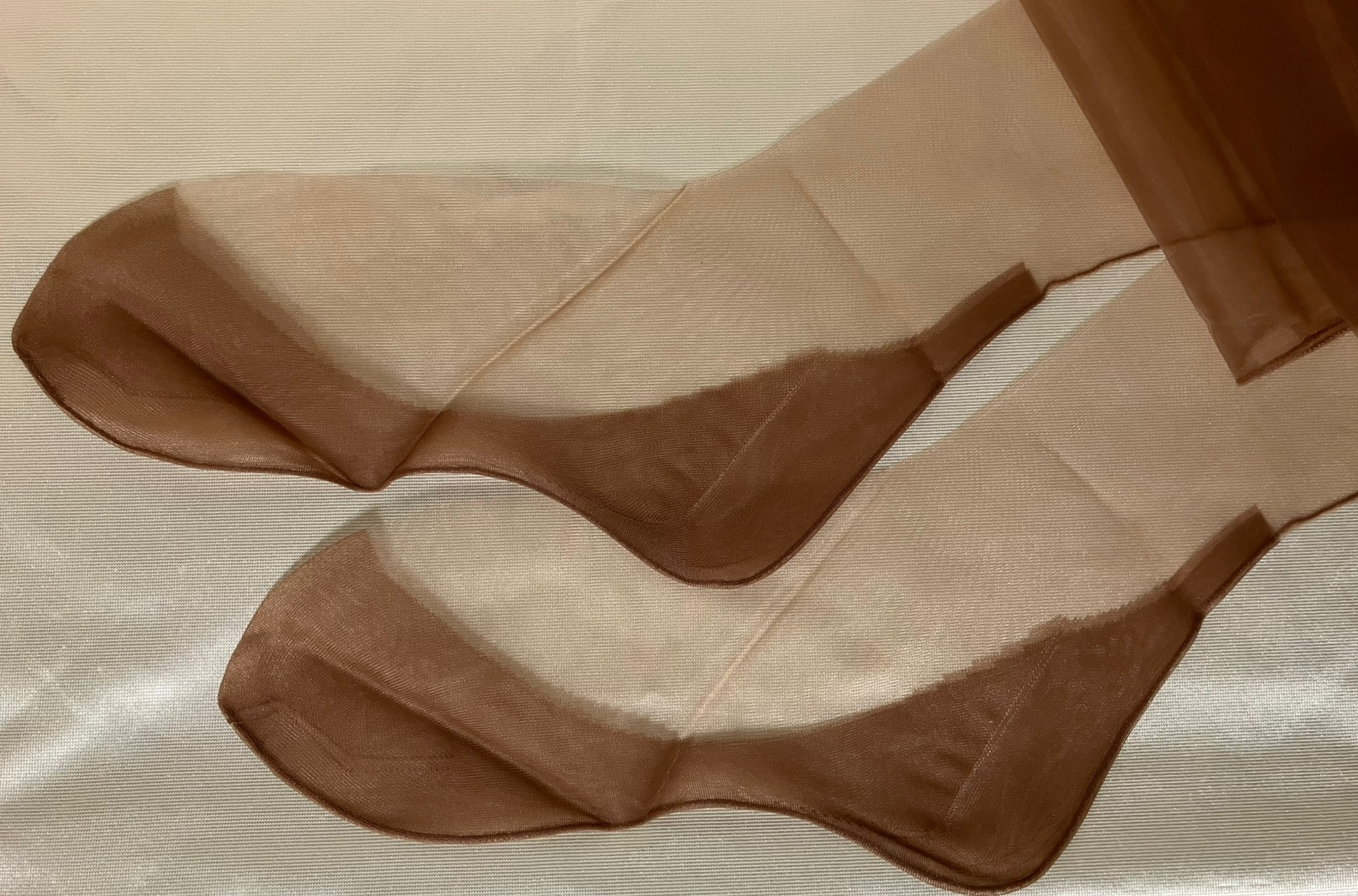 2 Pair 1940 Full Fashioned Flat Knit 15 D 51 G SEAMED Cuban Heel Nylon Stockings