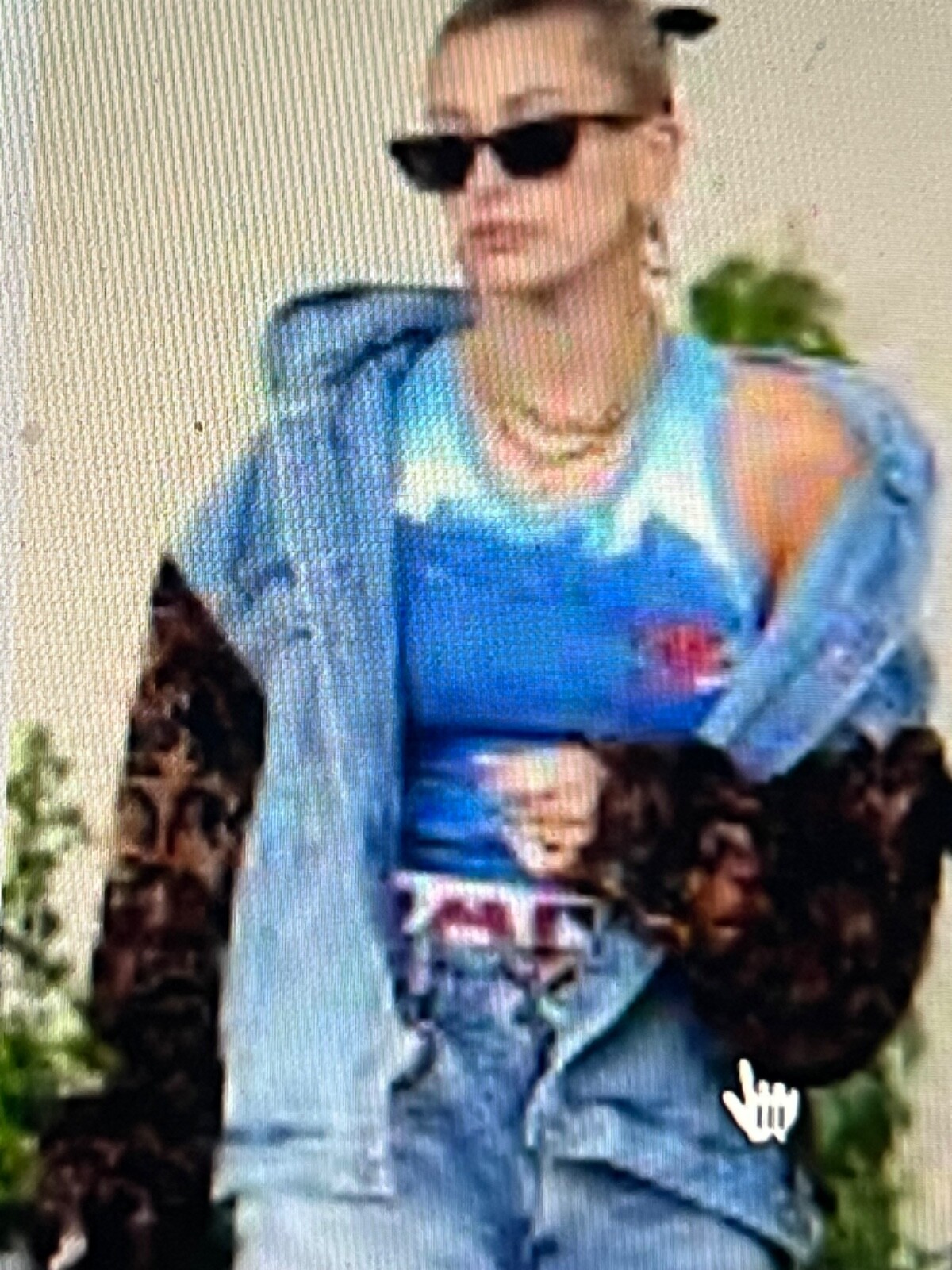 CHANEL 2002S SURF VINTAGE BLUE RED TOP CHANEL LOGO CC FR44- FR40
