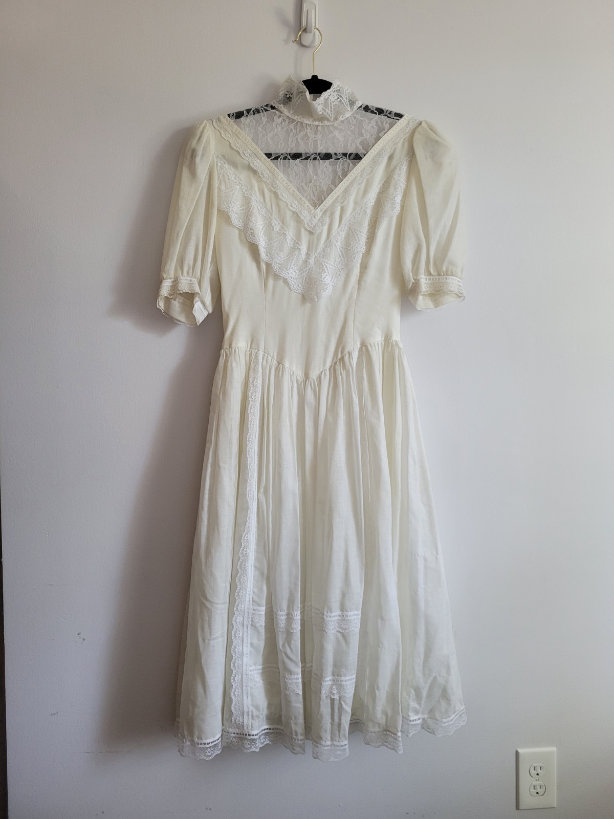 Gunne Sax Jessica McClintock 1980s White High Neck Midi Dress Modern Size 4