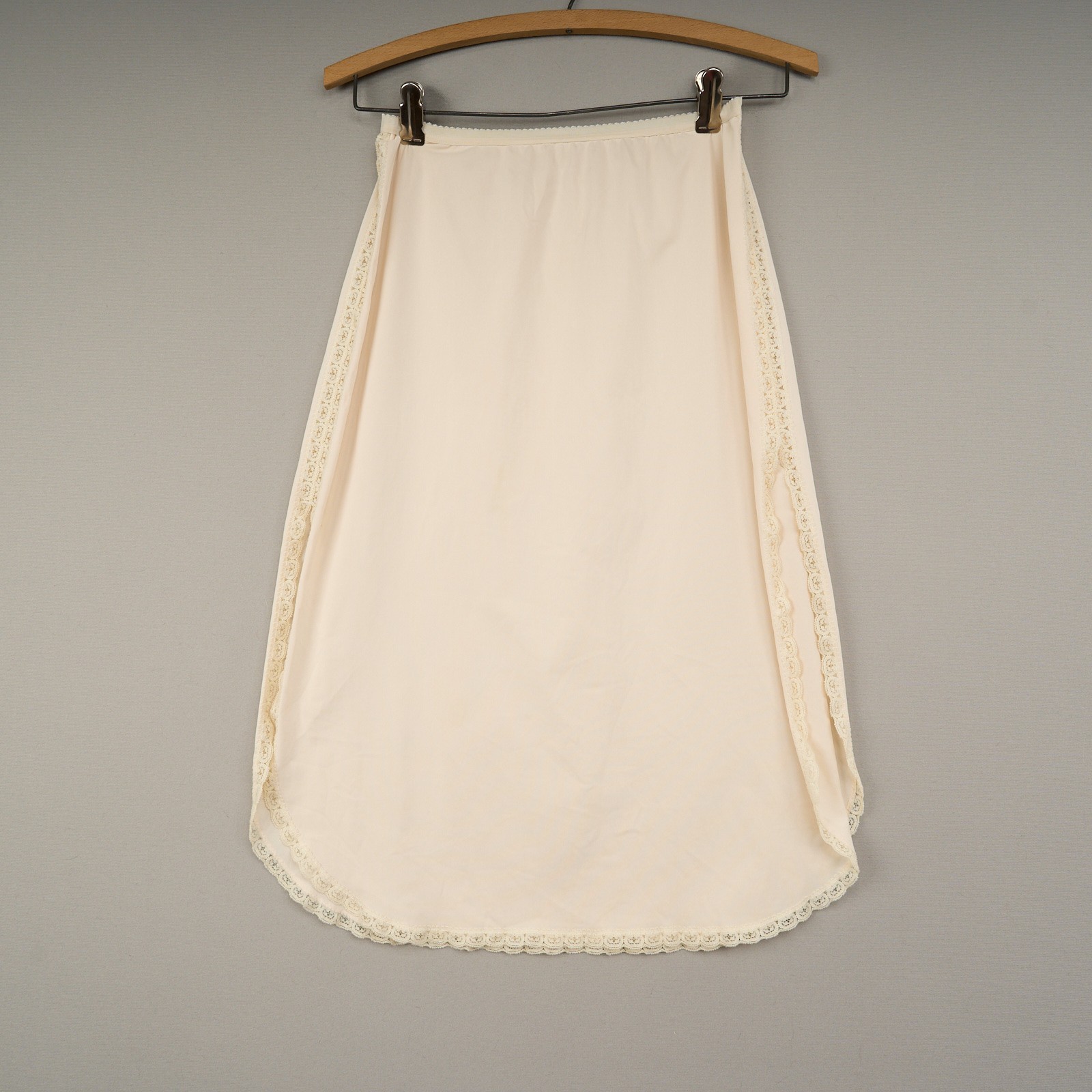 Vintage Shadowline Half Slip Women’s S Tall Beige Nylon 25″ Made in USA