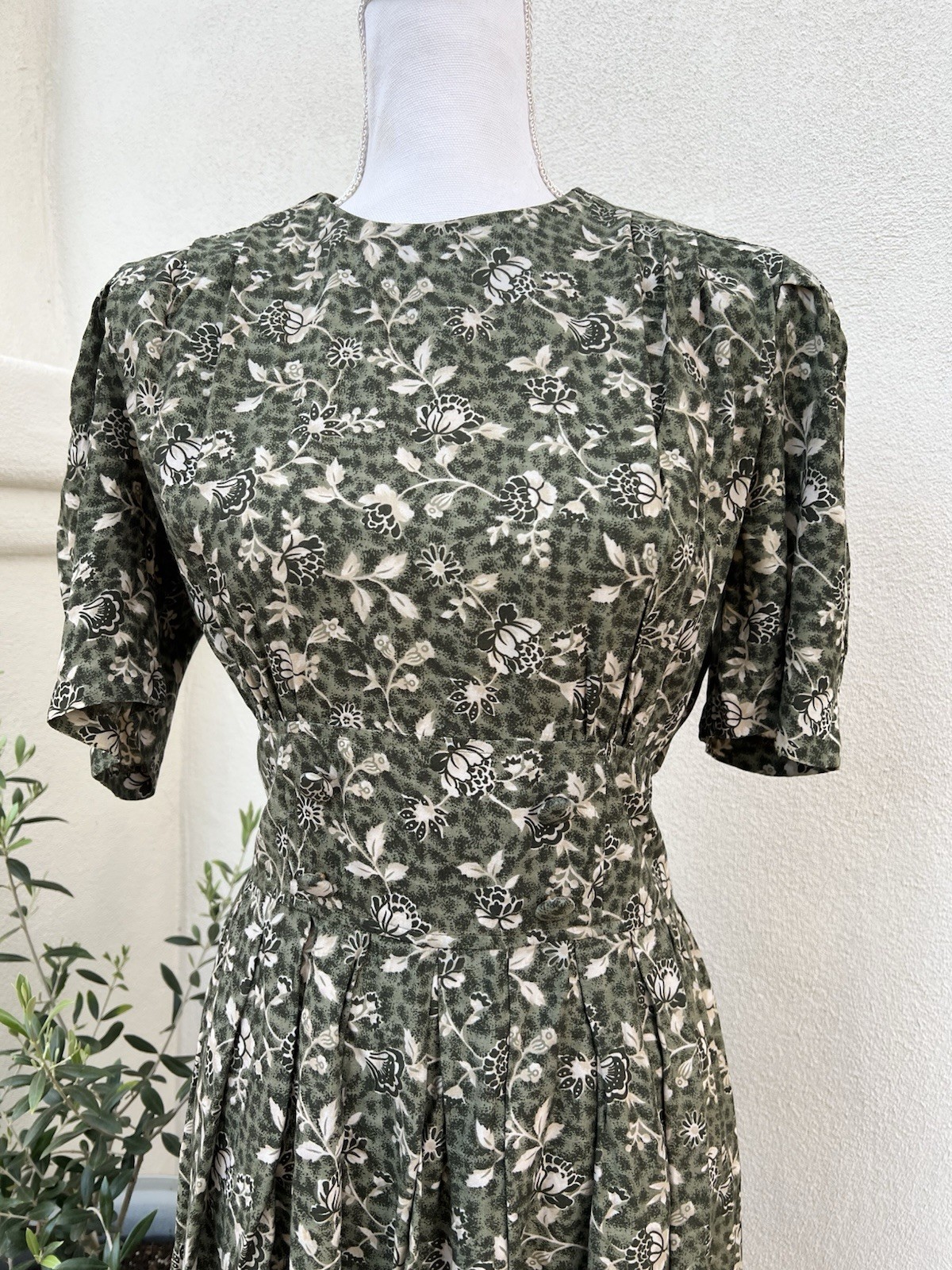 VTG KARIN STEVENS Green Floral Cottagecore Midi Dress Button Women 8 40’s style