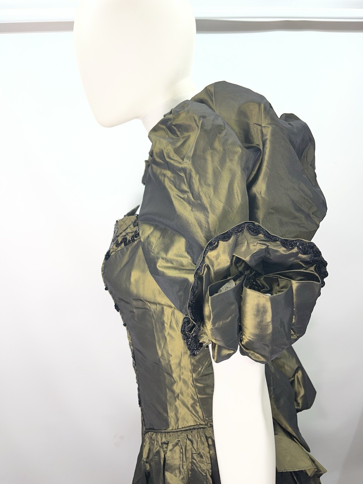 80s Vtg Olive Green Fairytale Gown Gothic Sequined Puff Sleeve Bustle Bow XS – S