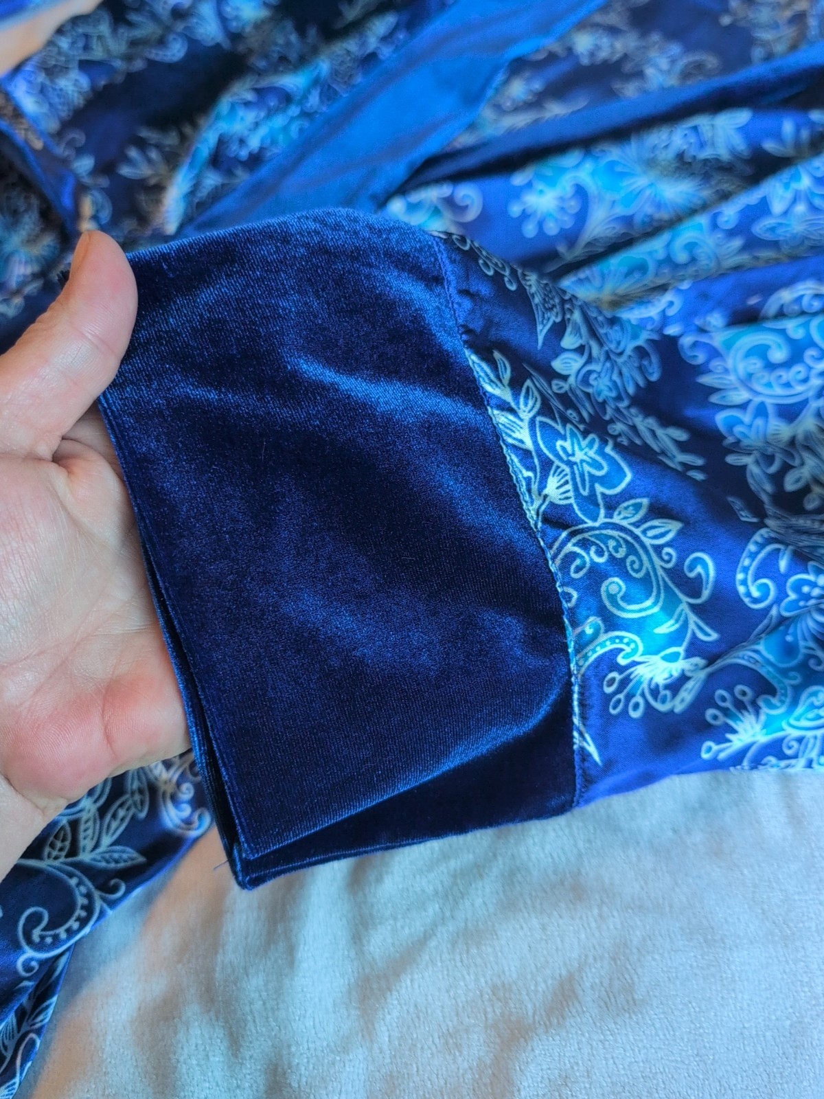 Morgan Taylor Blue Floral Satin Robe L/XL 100% Polyester Silky Belted Pocket Vtg