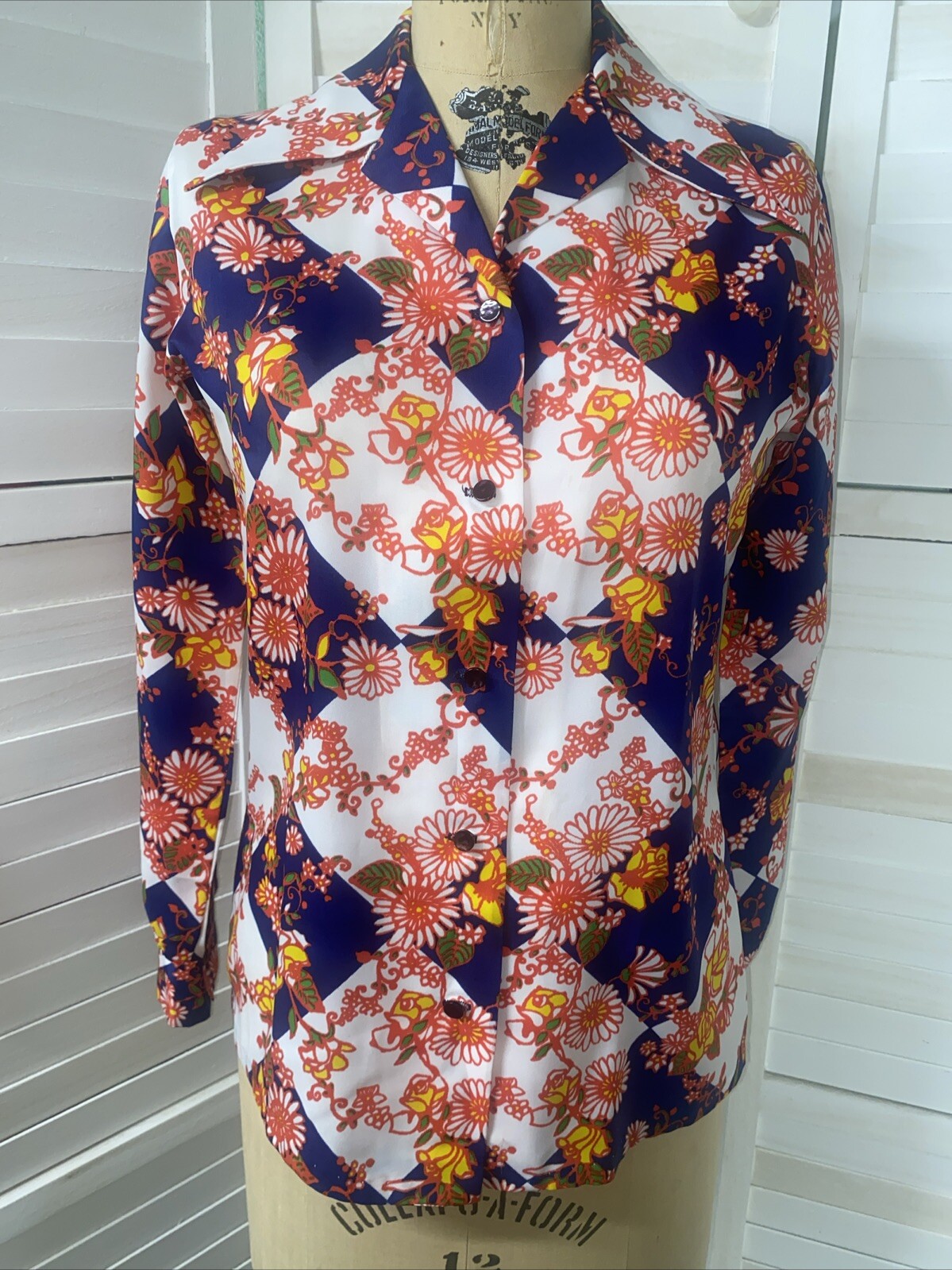 Vintage 70s Lady Arrow Long Sleeve Button Down Floral Poly Blouse Disco Medium