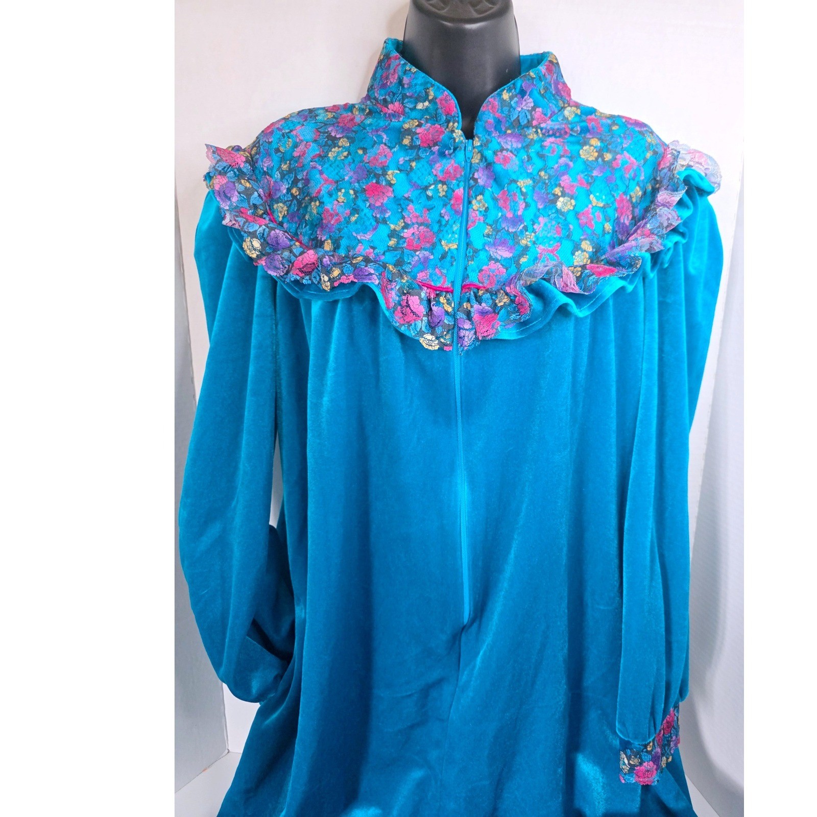 Vintage Lara Dee New York Teal Velour Floral Lace Ruffle Robe Nightgown Medium