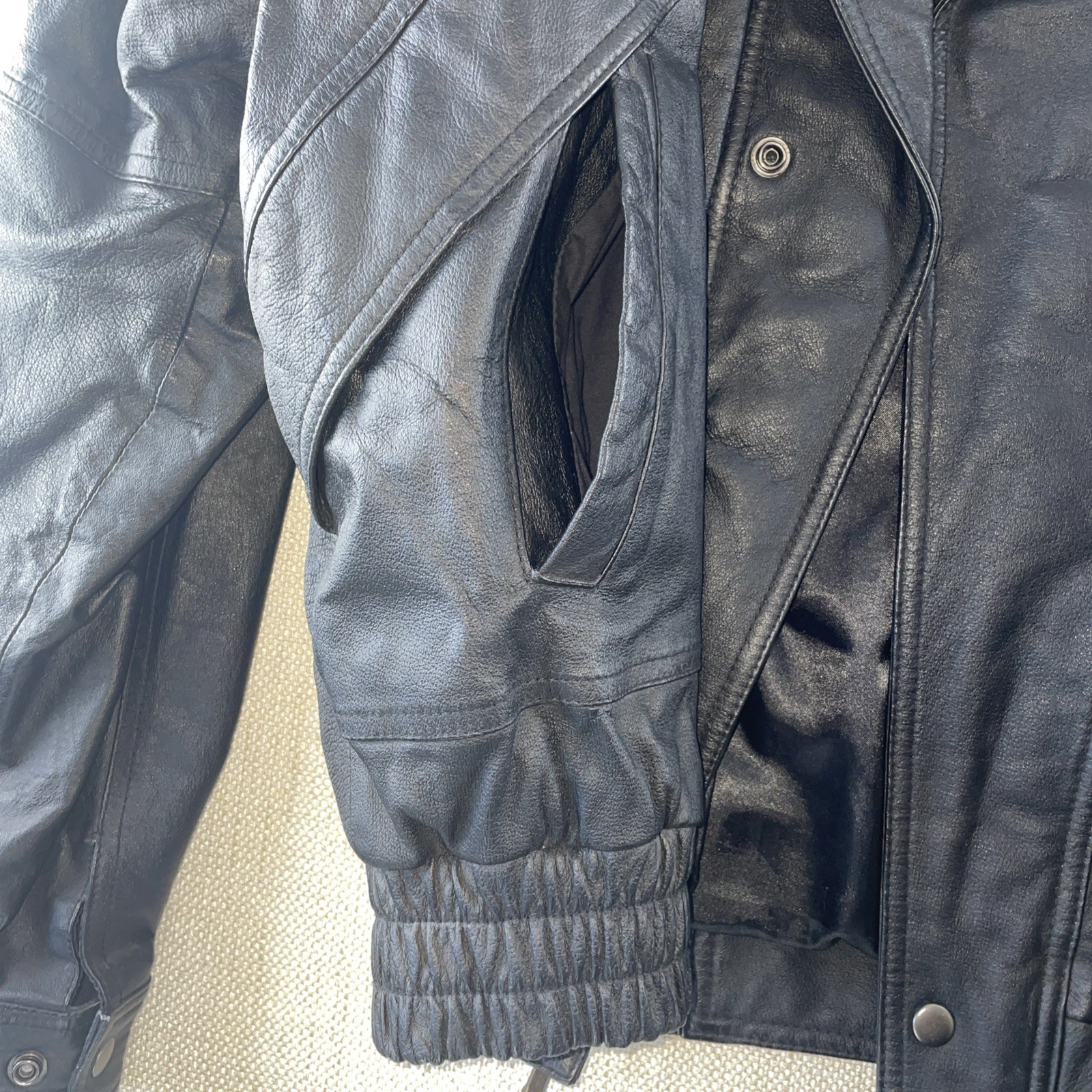 Wilsons The Leather Experts Leather Bomber Jacket Men SZ-Large Black Motorcycle