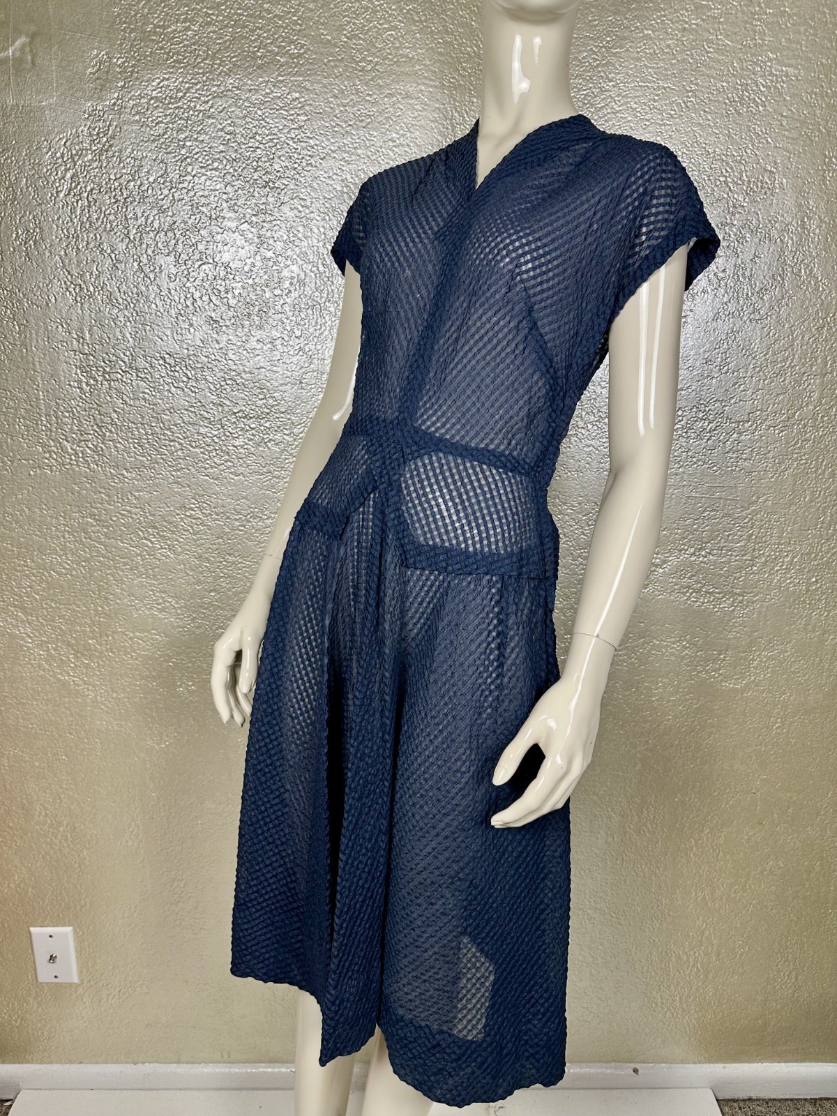 Vintage 1950’s Ladies Handmade Sheer Blue Textured Dress Cap Sleeve M
