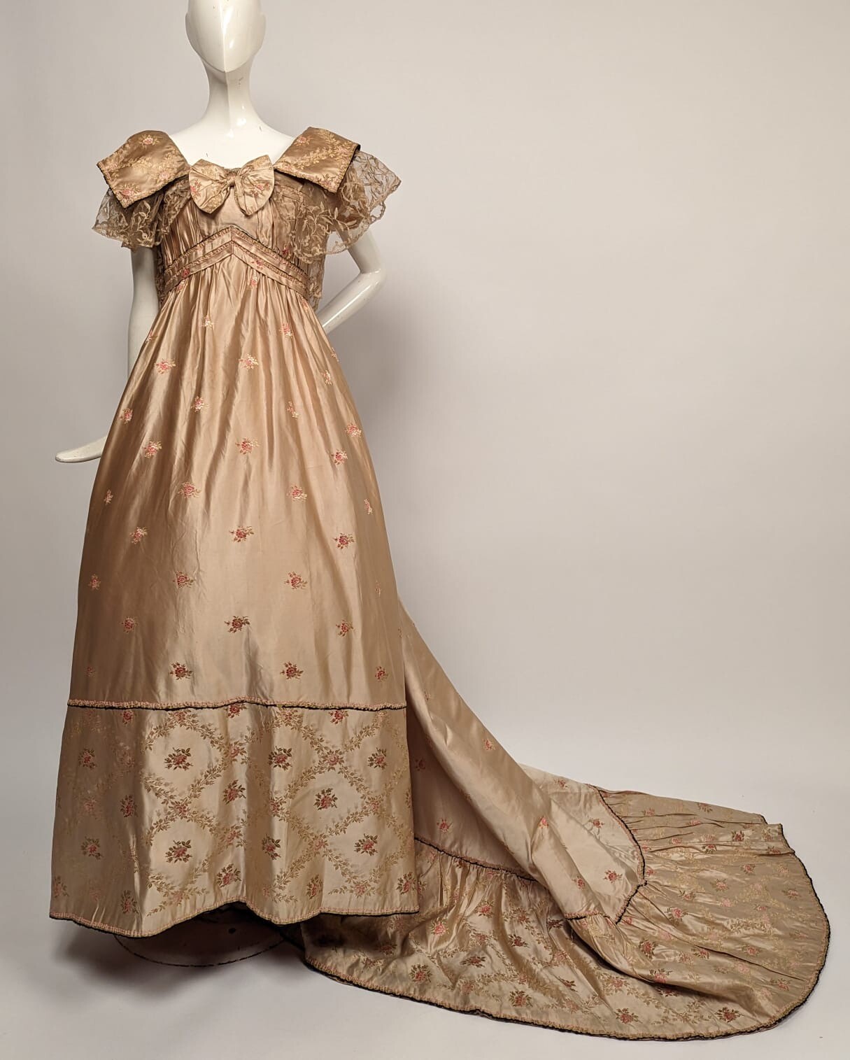 MOST OPULENT 1890’S ROSE BROCADE SILK SATIN RECEPTION DRESS W LONG TRAIN + LACE 