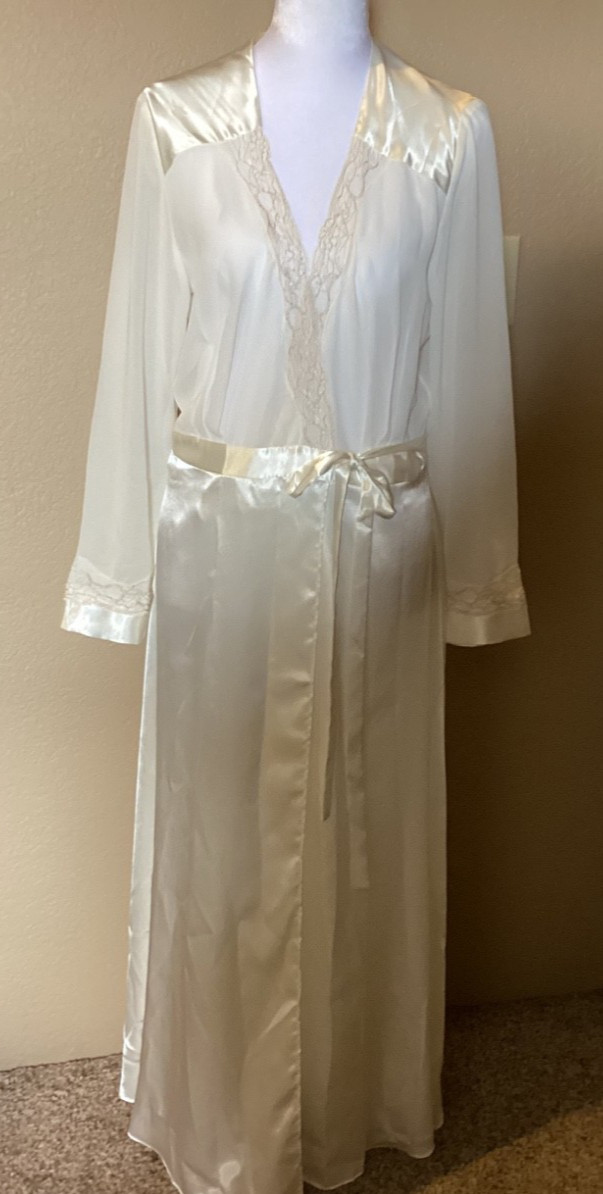 Vtg Flora Wrap Waist Satin Lace and Chiffon Ivory Robe Sm