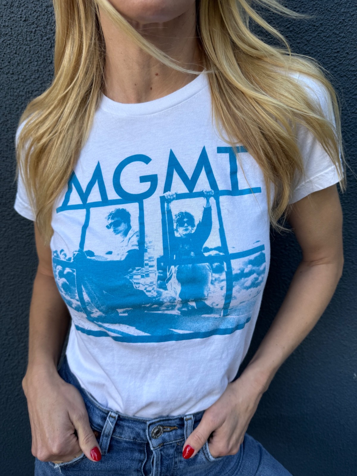 EARLY 2000s Y2K VINTAGE MGMT (THE BAND) T-SHIRT WOMEN SZ S AMERICAN APPAREL TAG