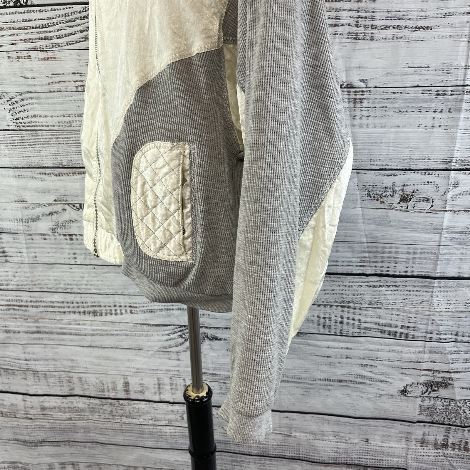 East West Windbreaker Ski Jacket Women’s size Large Puffy Gray Beige Vintage