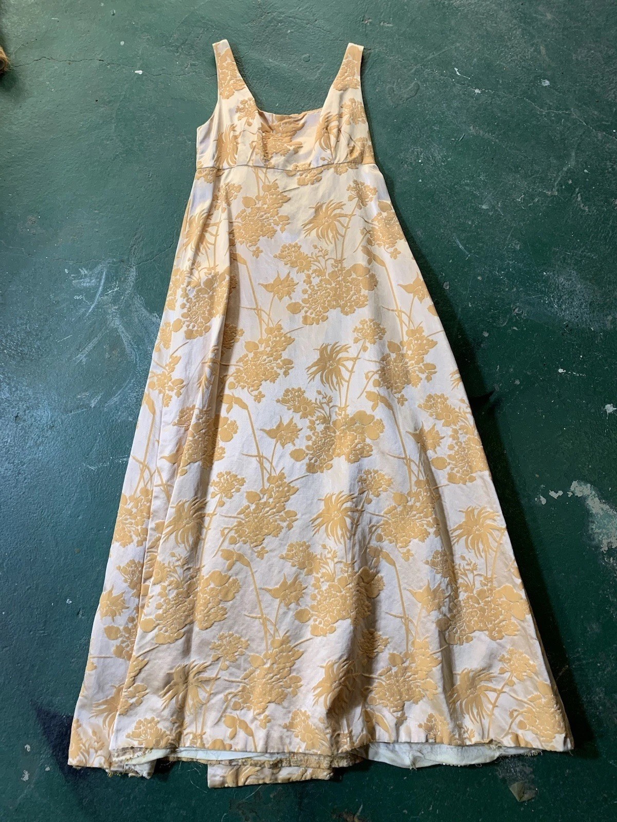 Vintage 1950s Velvet Embossed Floral Pattern Peach Gown Pleated Eveningwear