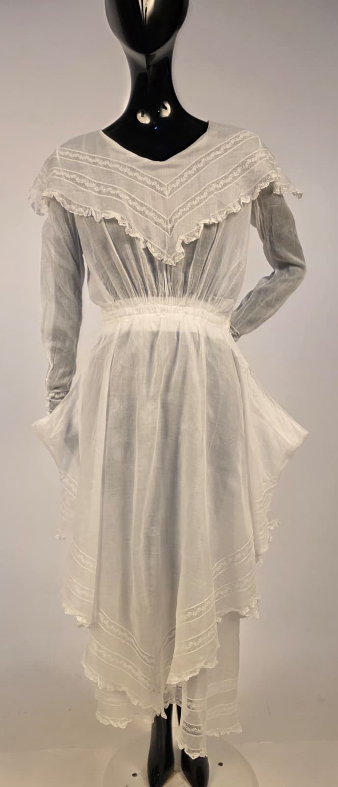 EDWARDIAN TEENS WHITE BATISTE TEA DRESS W VALENCIENNES LACE + FLARED SIDE SKIRT