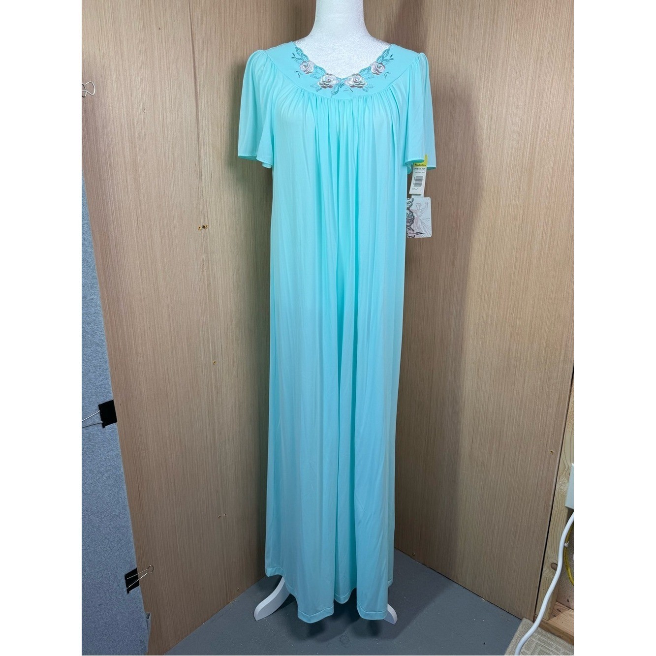Vintage NWT Shadowline Petal Flutter Sleeve Long Nightgown – SeaFoam 33280 Med