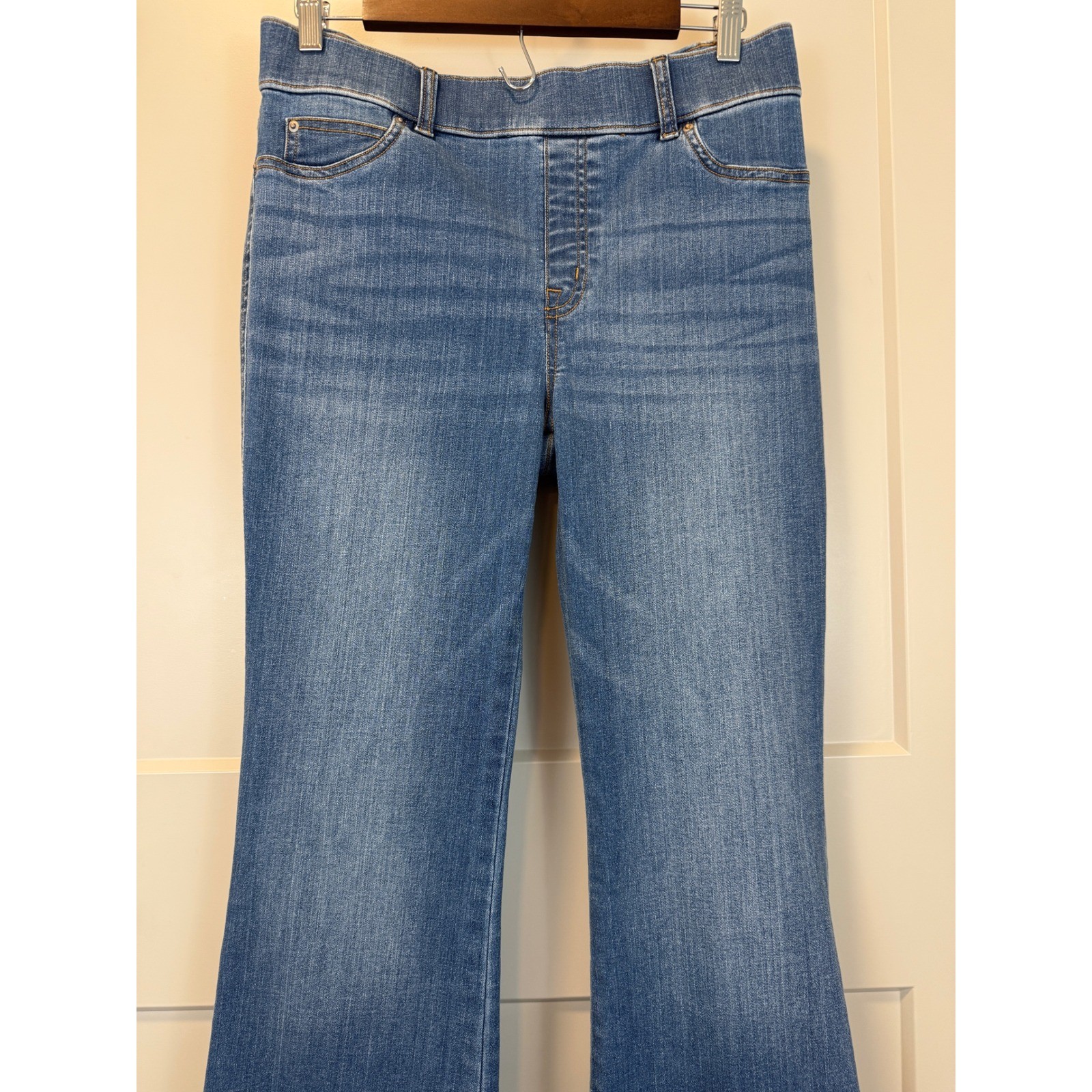 SPANXshape Everywhere Flare Jeans Pull On Elastic Waist Vintage Indigo Sz Large
