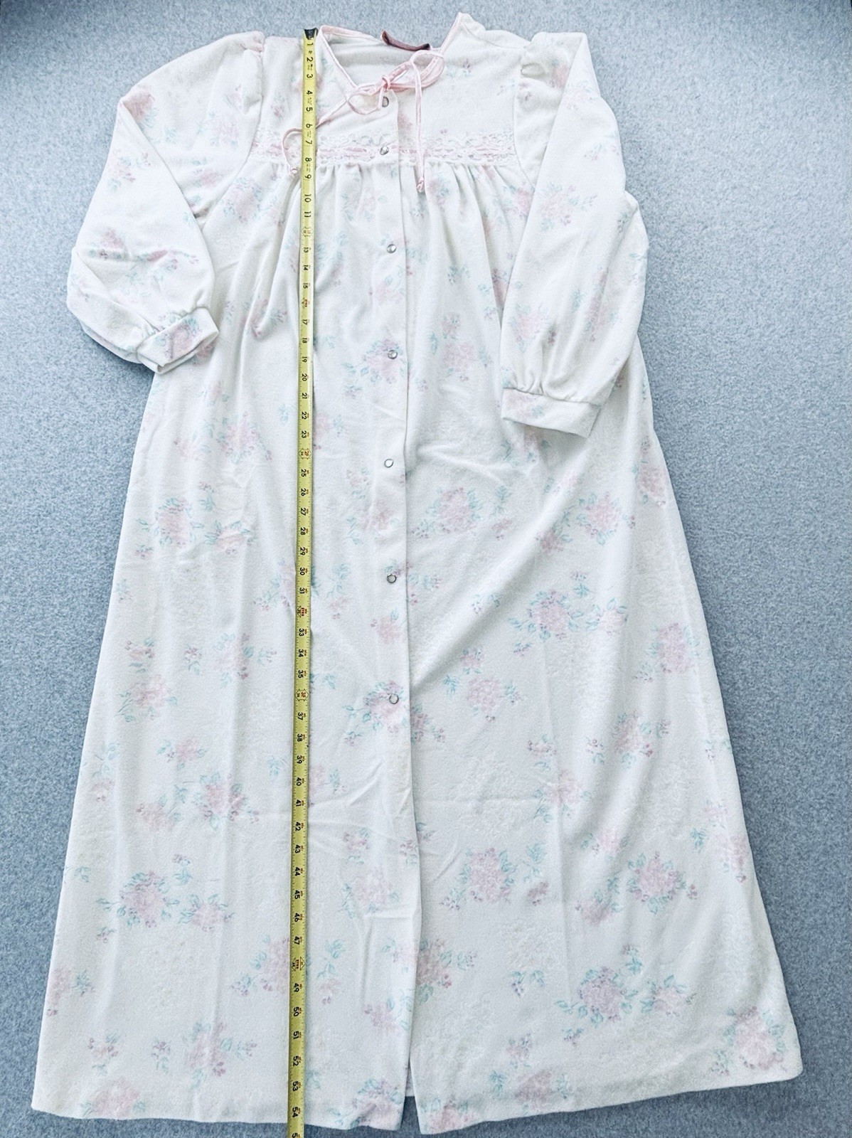 Vintage Vandemere Women House Coat Long Robe Nightgown Fleece Lace Floral Pocket