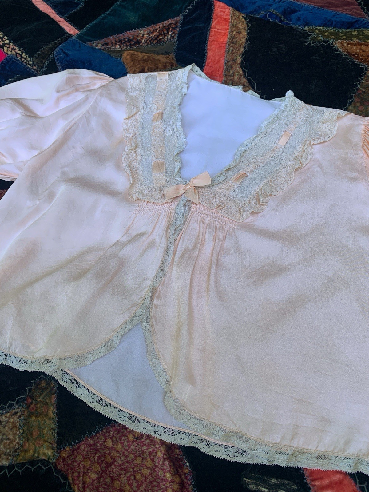 1940s Silk Bed Jacket With Lace And Ribbon Details