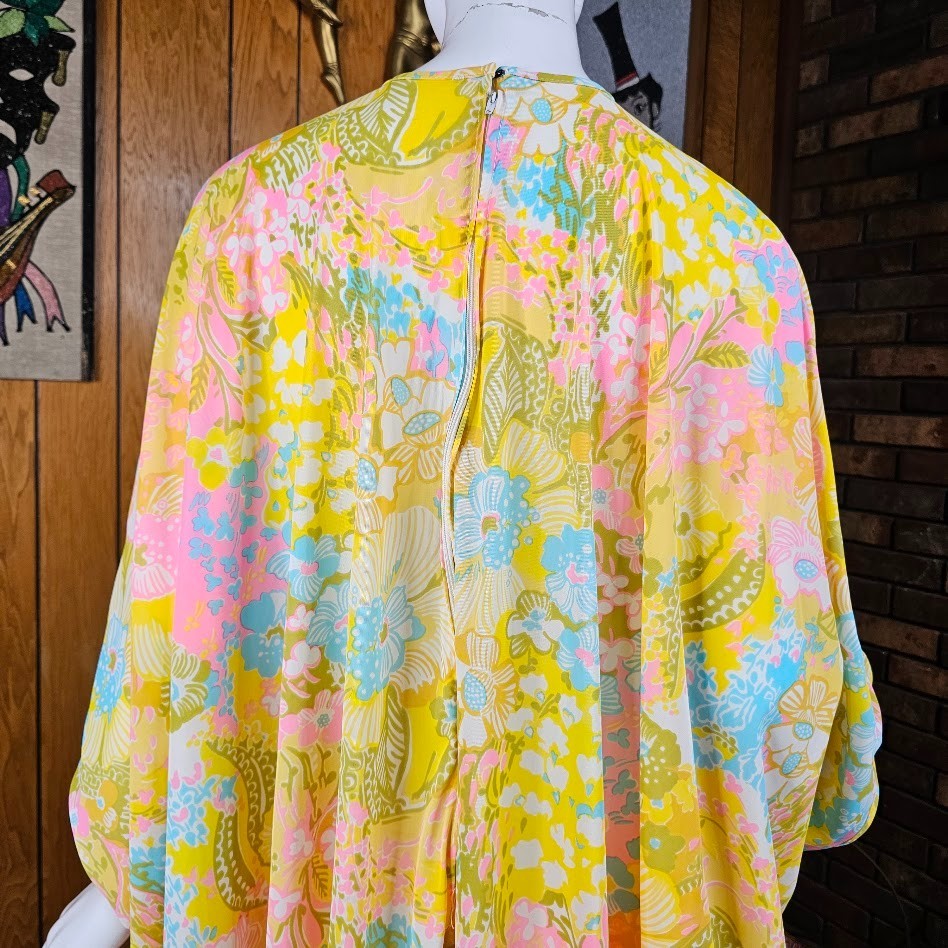 Vtg 60s Psychedelic Cape Sleeve Caftan Mod Hippie Hostess Goddess Gown Dress OS