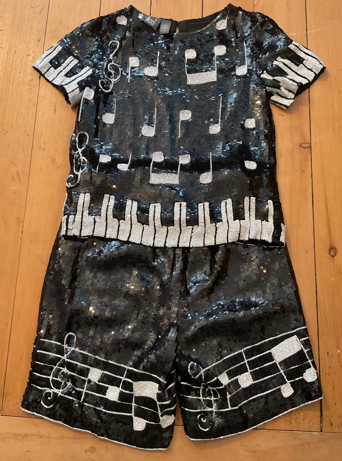 VTG 80’s MODI Sequin Silk Shirt & Shorts Black & White Musical Notes Sz M 8-10