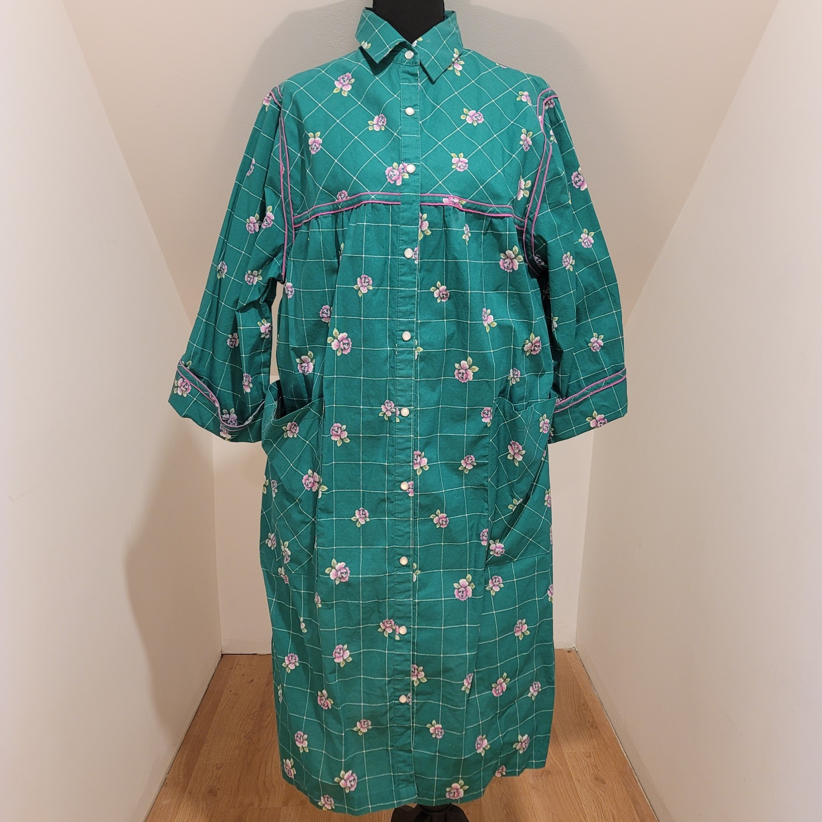 Vintage Plaid Floral House Coat Pearl Snap Duster Robe Green Contrast Yoke L