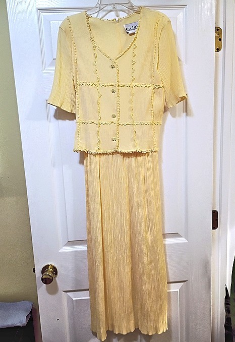 Vintage Miss Dorby Long Dress Size 14 w/ Lace Trim Sunny Yellow Tie Back