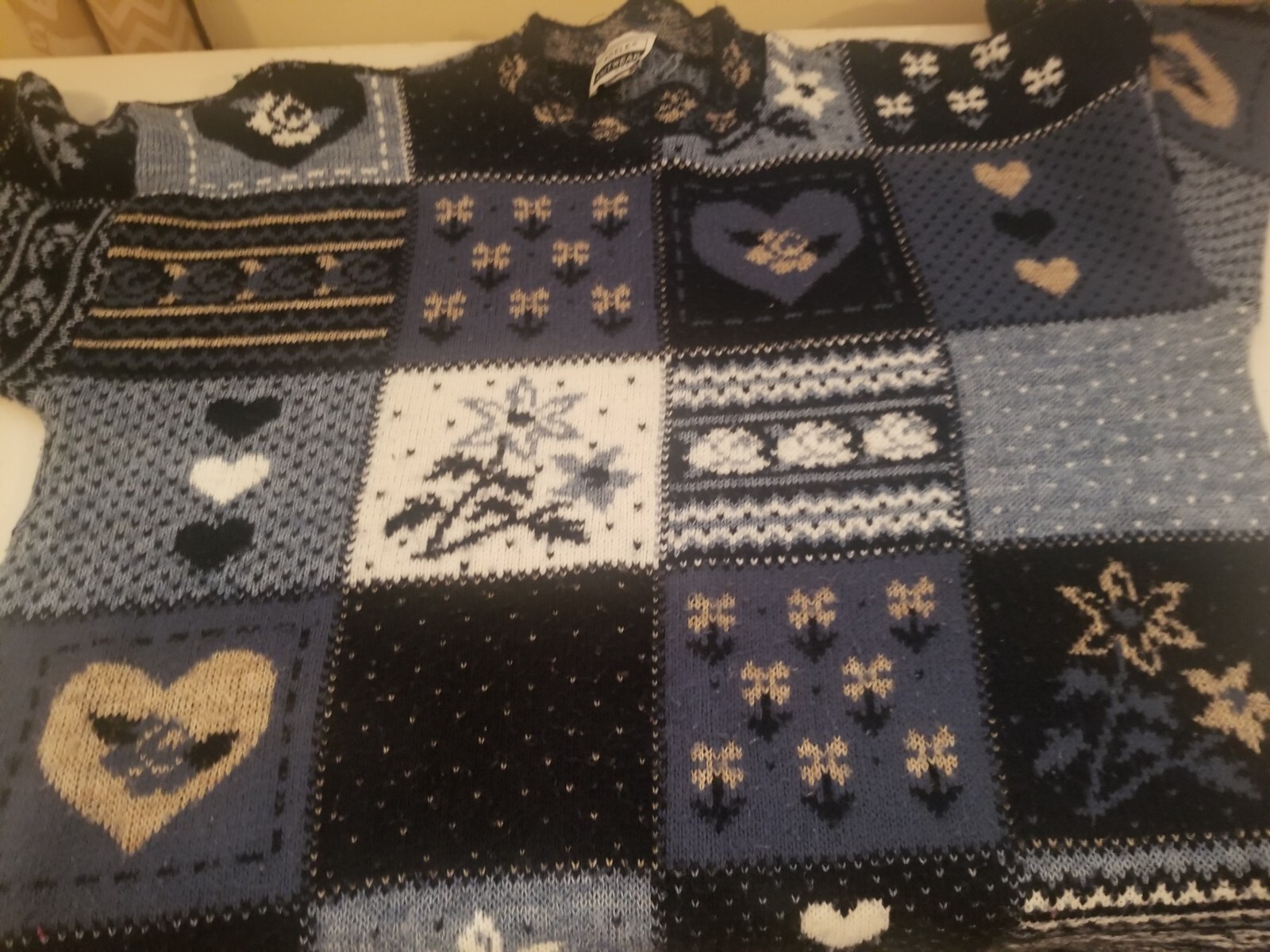 Vintage Adele Sweater Large Knitwear Blue Hearts Flowers MadeInUSA 46″B/27″L EUC