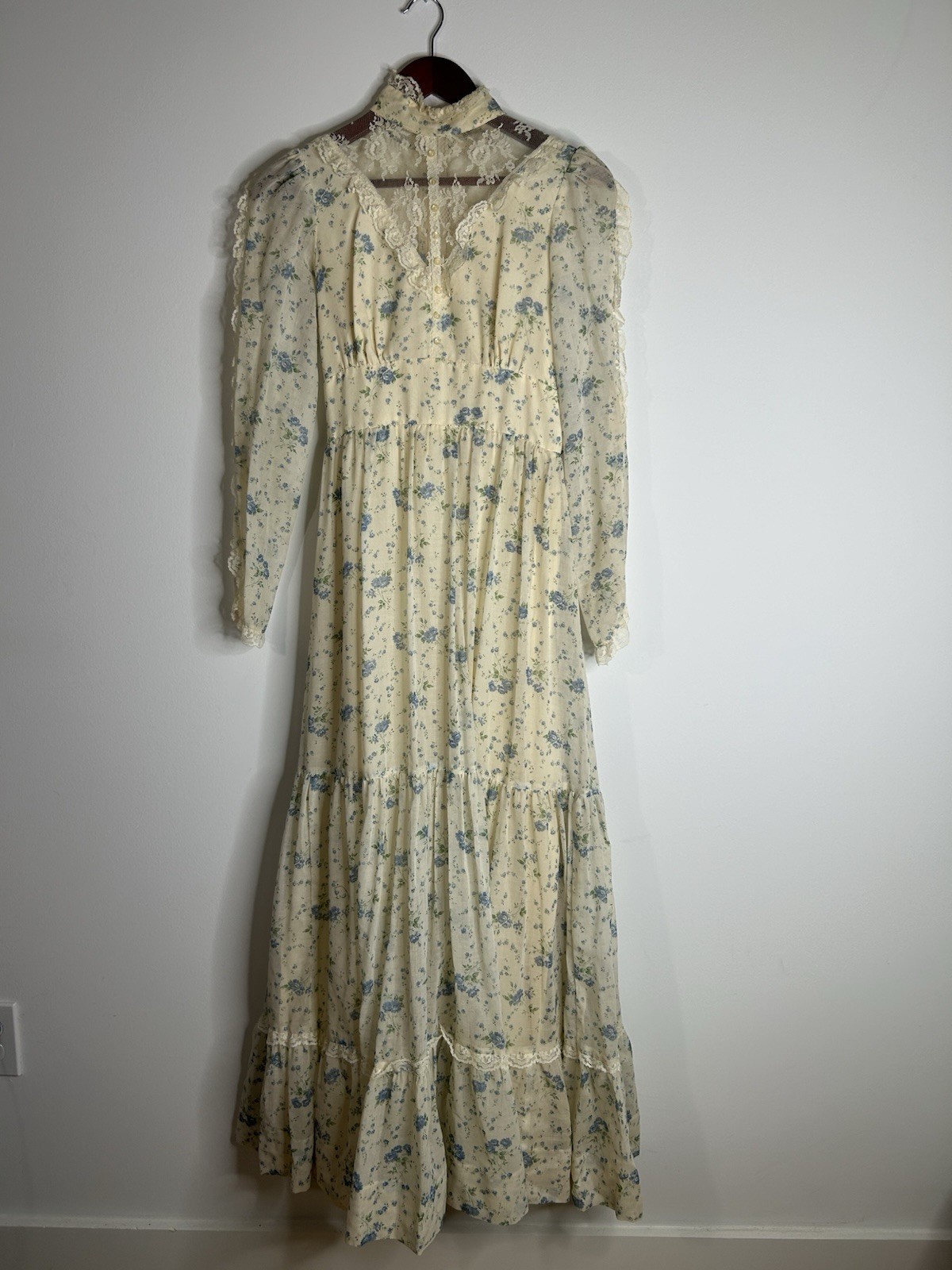 Vintage 1970’s Dress Women’s Ivory Floral Aline Prairie Cottage Core