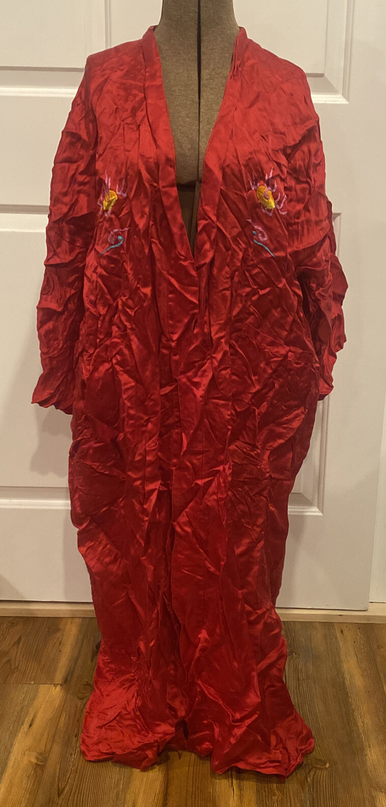 Vintage Silk Golden Dragon Embroidered Chinese Robe Kimono Red Size Medium China