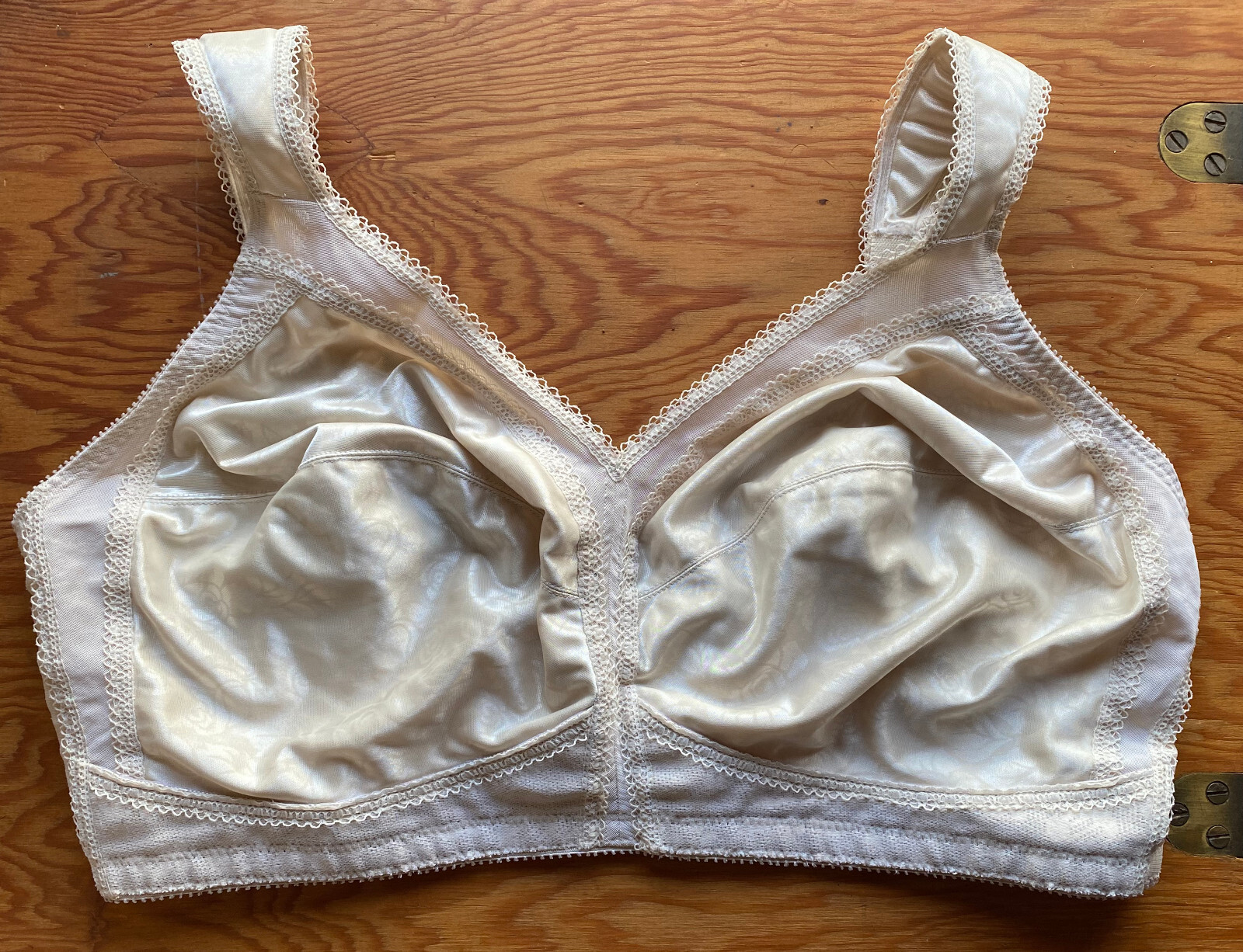 Vintage Bra Well Loved Playtex 42DD Ivory White Full Coverage Soft Cup Back Hook