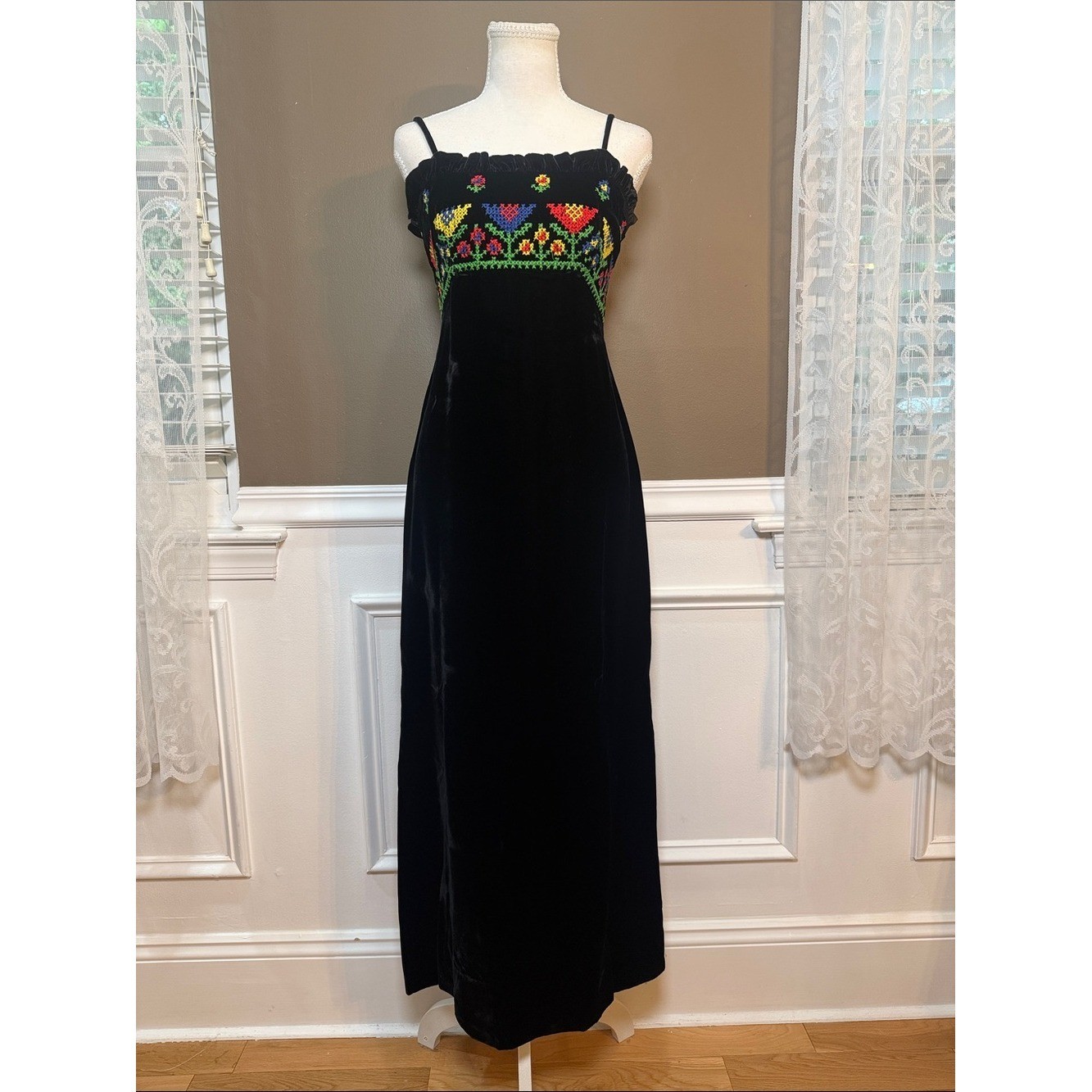 Vintage 70s Black Velvet Embroidered Folk Bohemian Maxi Dress XS
