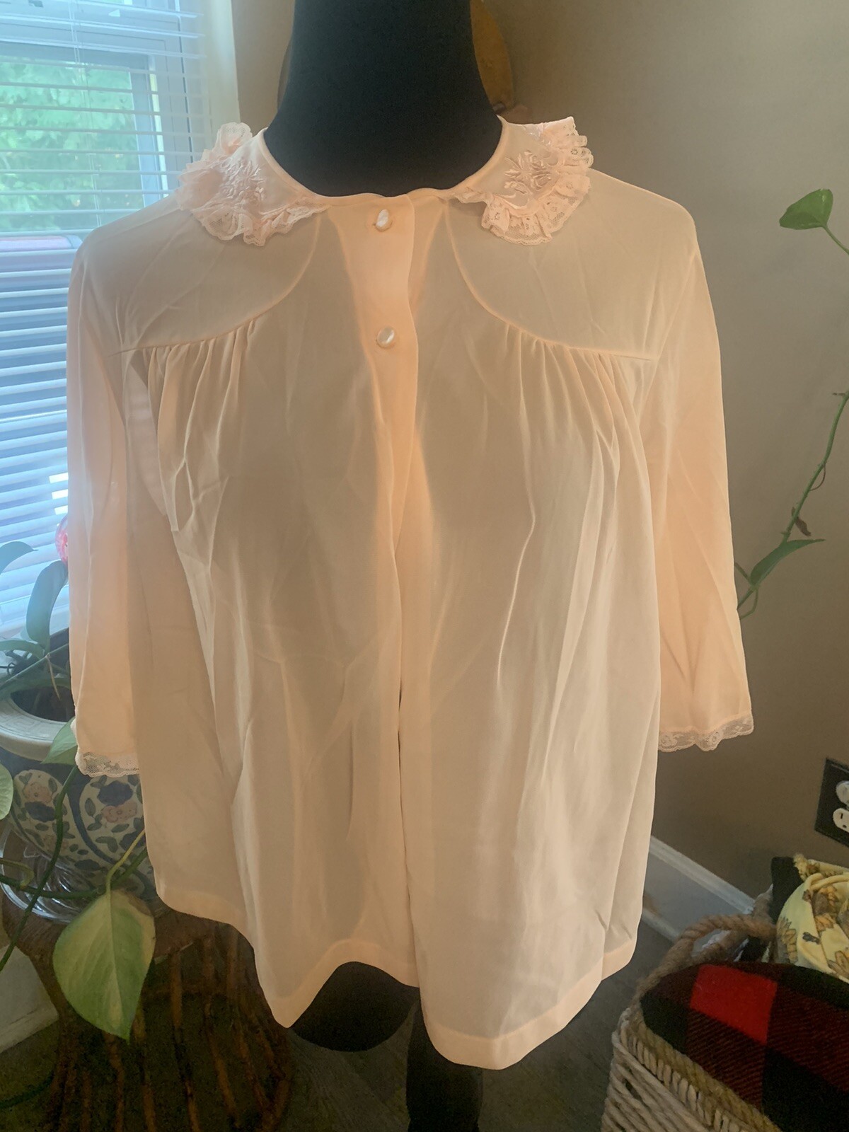 Vintage 40s Nylon Lorraine Peach Lace Bed Jacket Lingerie Sz M 38” Bust Beauty!!