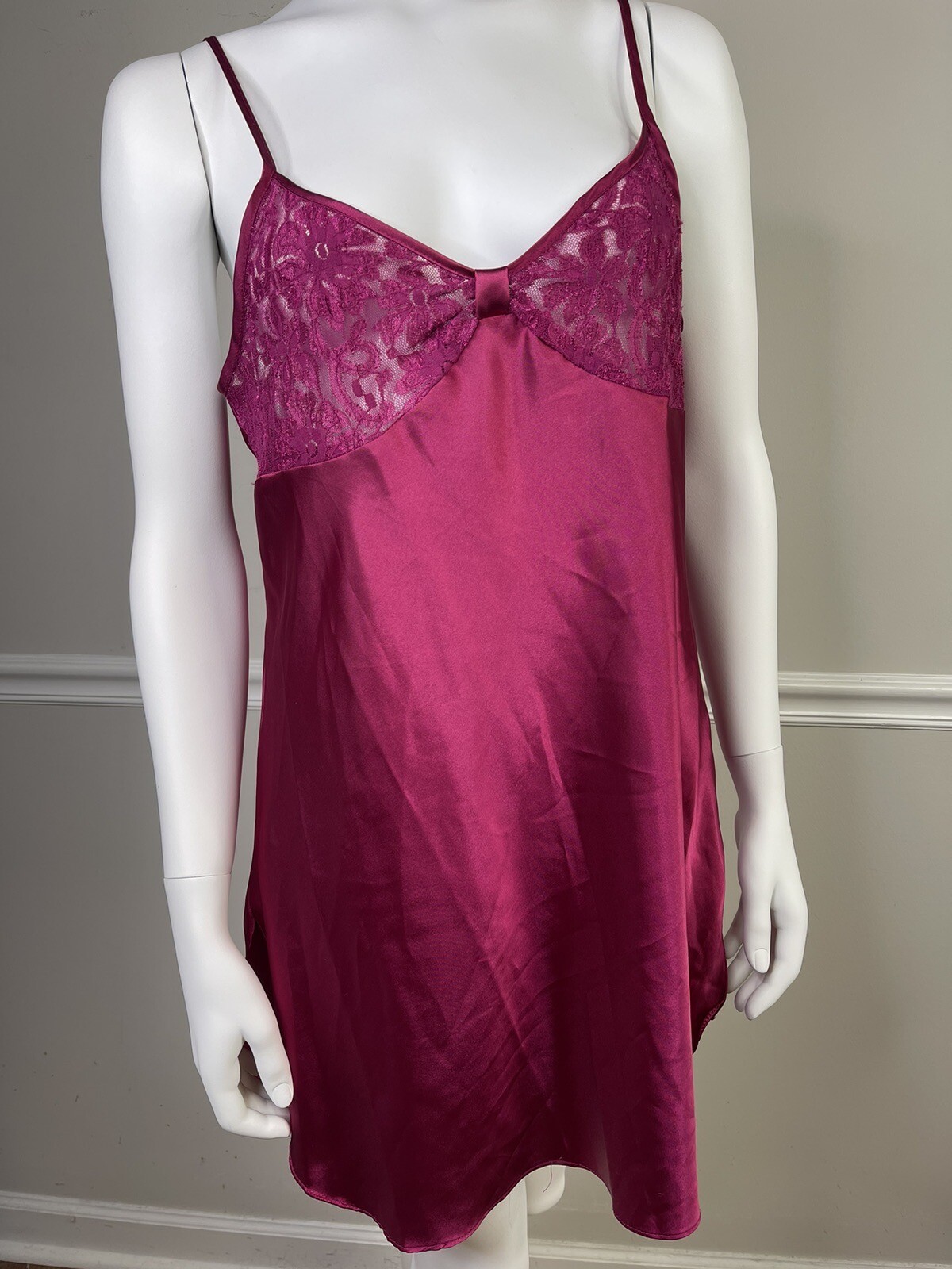Vintage Sleep Solutions Glossy Satin Lace Sexy Large Chemise Nightgown