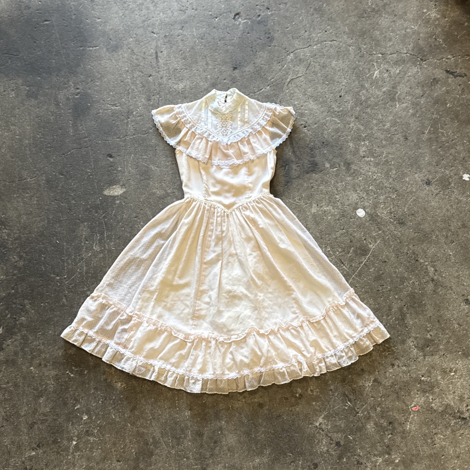 Vintage 1970s Gunne Sax Pink Polka Dot + Lace W/ Ruffles Tie Back Prairie Dress