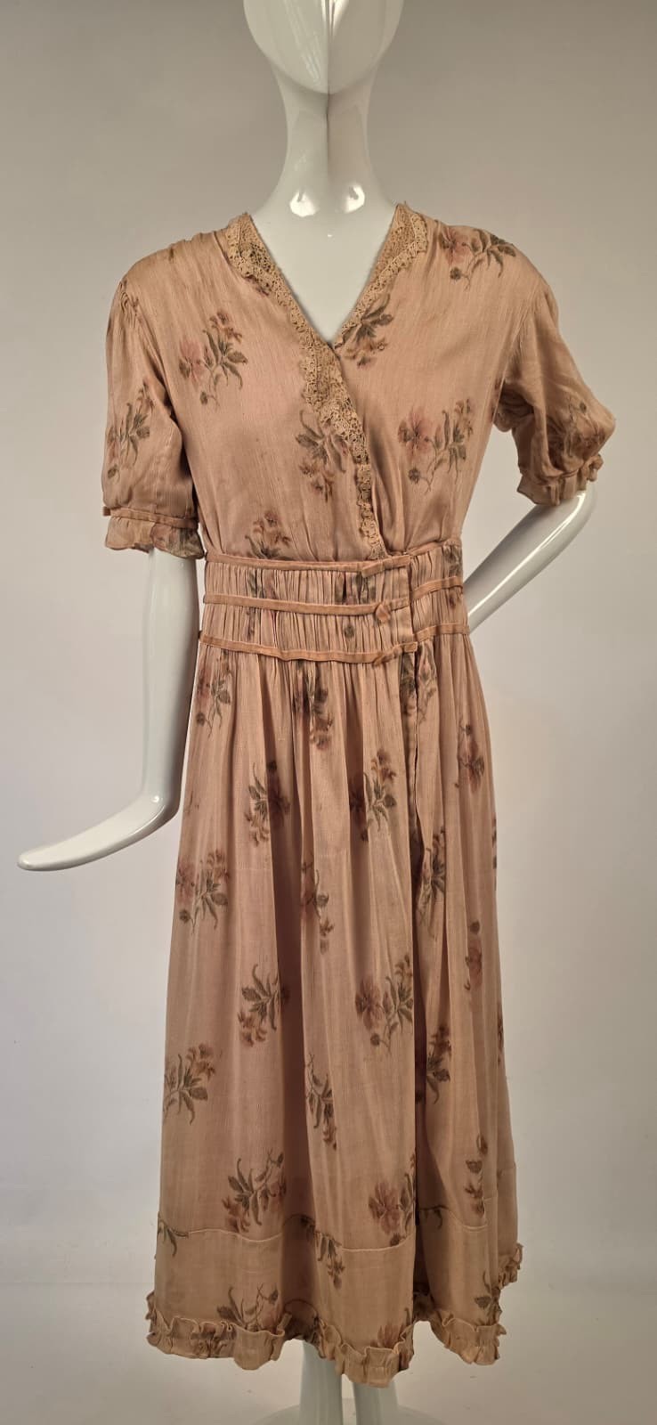 EDWARDIAN FLORAL PRINT MUSLIN DRESS W VELVET TRIMMED RUCHED WAIST