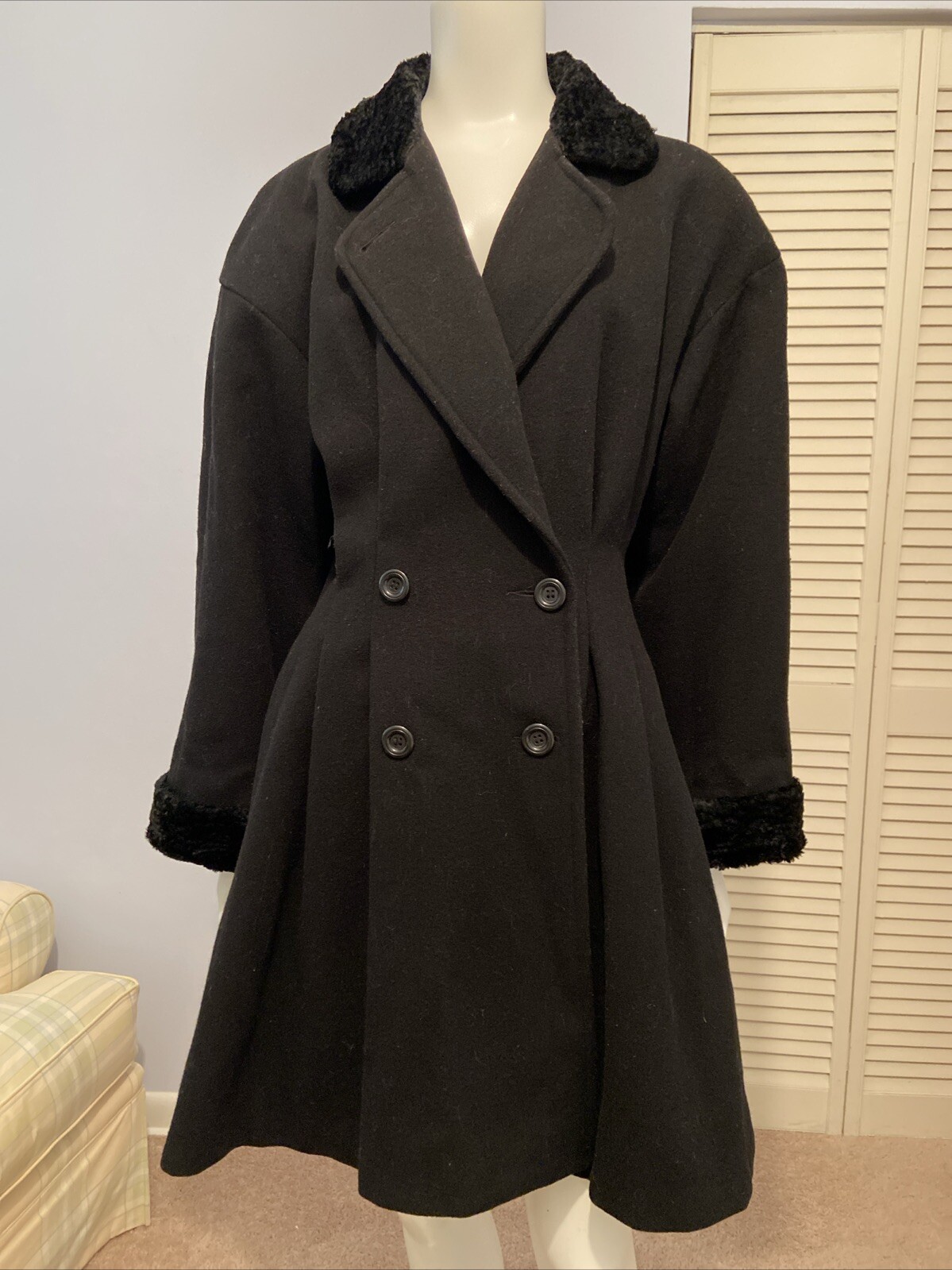 Vtg BRAETAN Princess coat black faux fur trim on Collar And Cuffs Pockets Sz M
