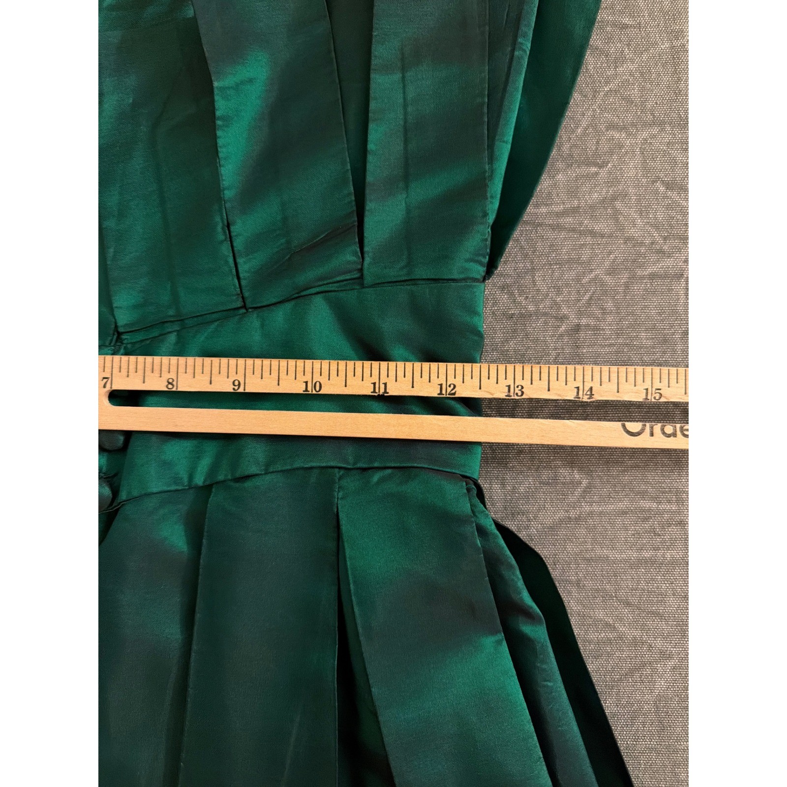 Alyce Designs Vintage Iridescent Green Taffeta Pleated Ball Gown Size 6 Formal