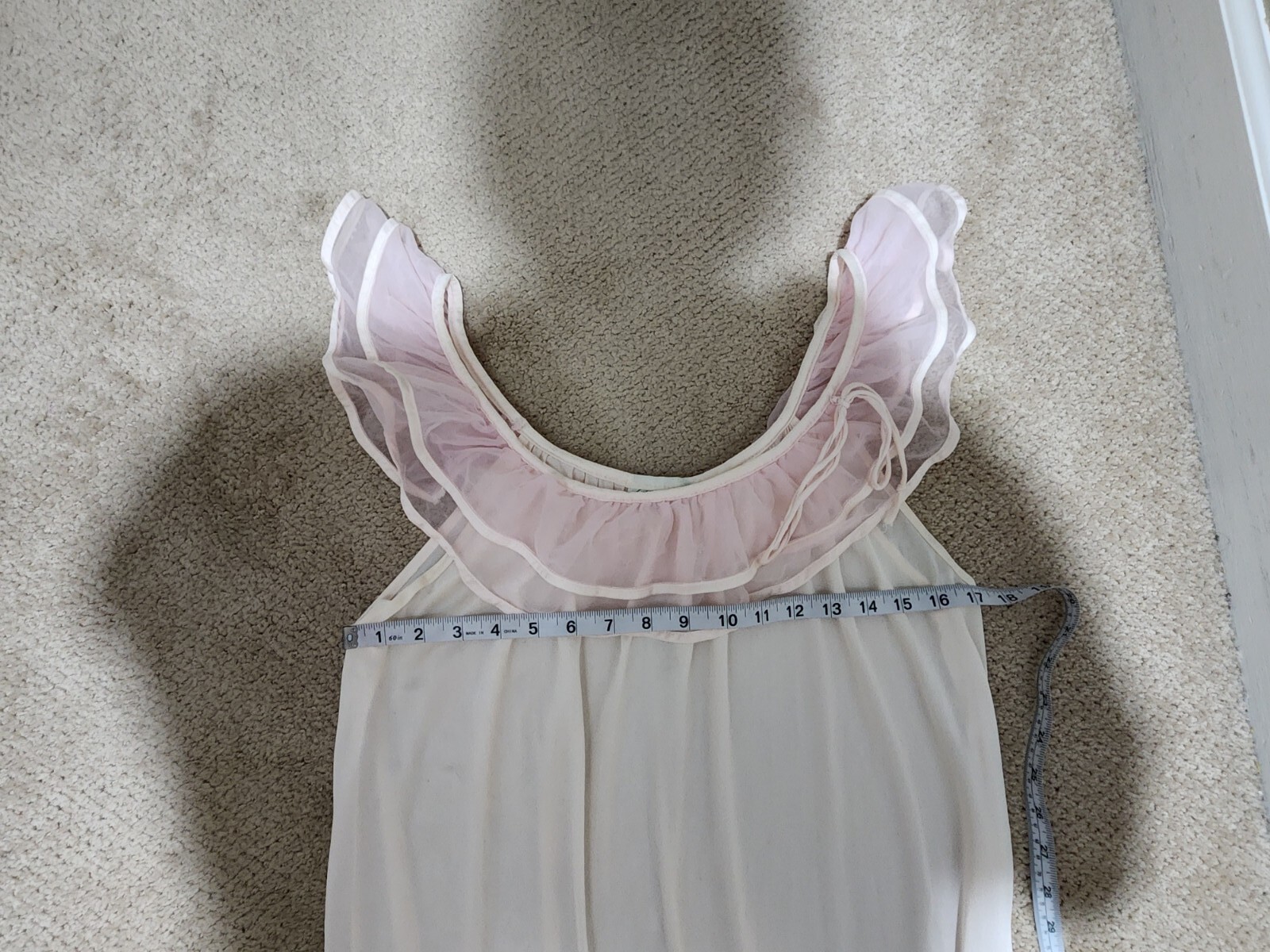 Spotlight Vintage Light Pink Ruffle Long Nightgown Women’s Size Medium