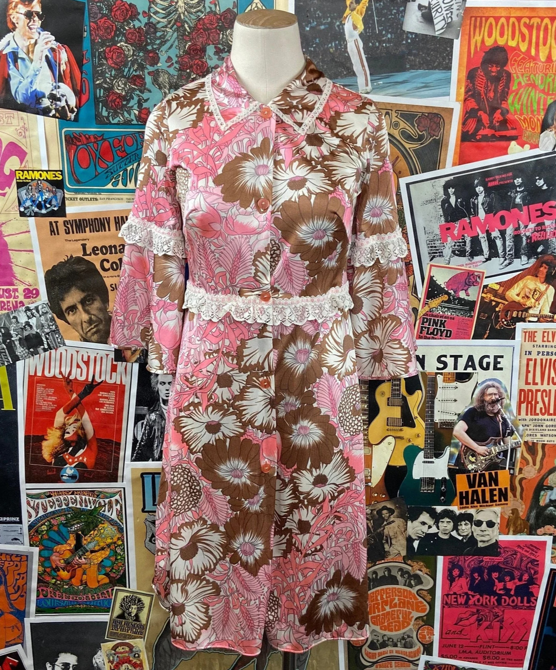 Vintage 60s 70s Pink Floral Lace Bell Sleeve Nylon Loungewear Robe PXS Retro