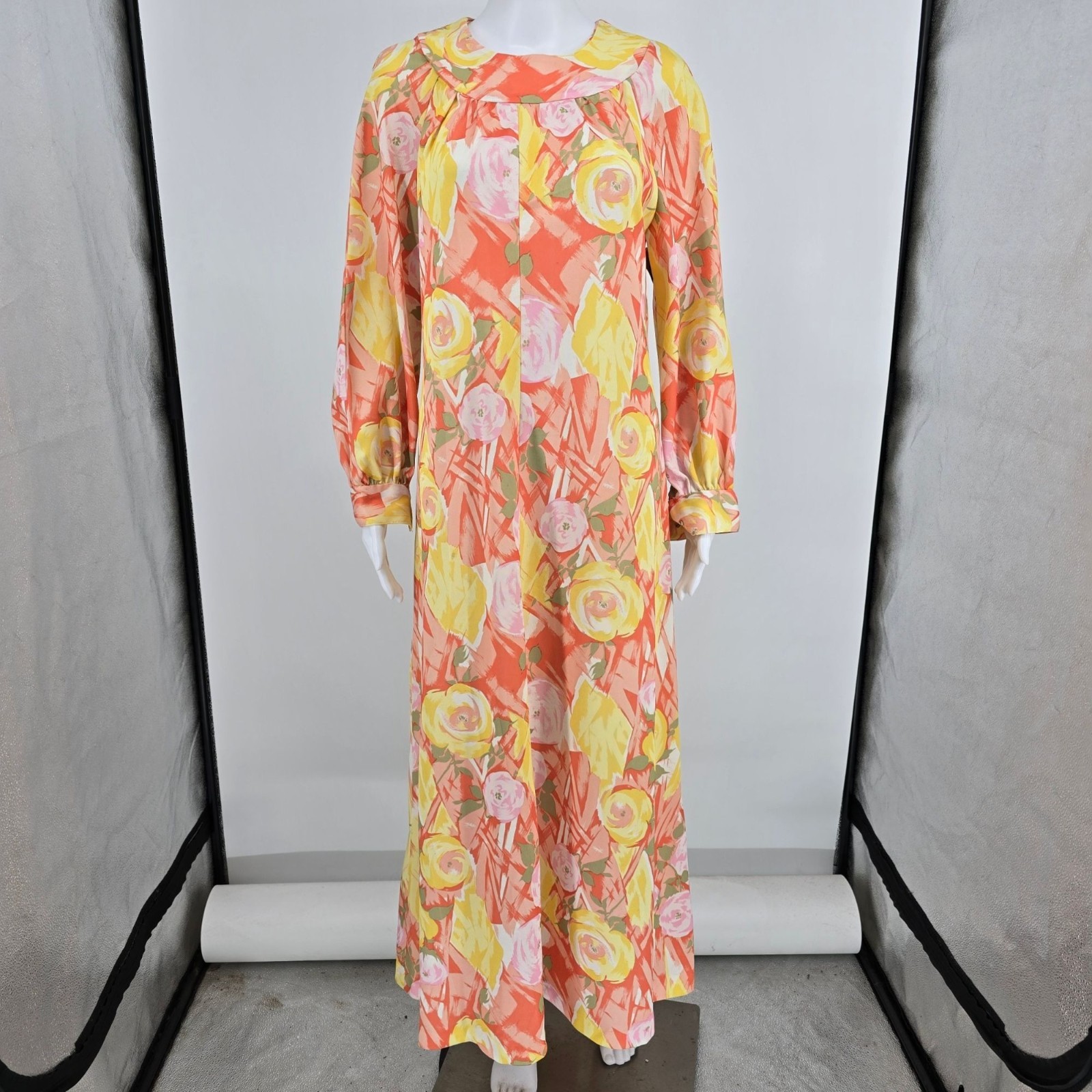 Vintage 1970s Unbranded Abstract Floral Print Long Sleeve Maxi Dress (Size 12/L)