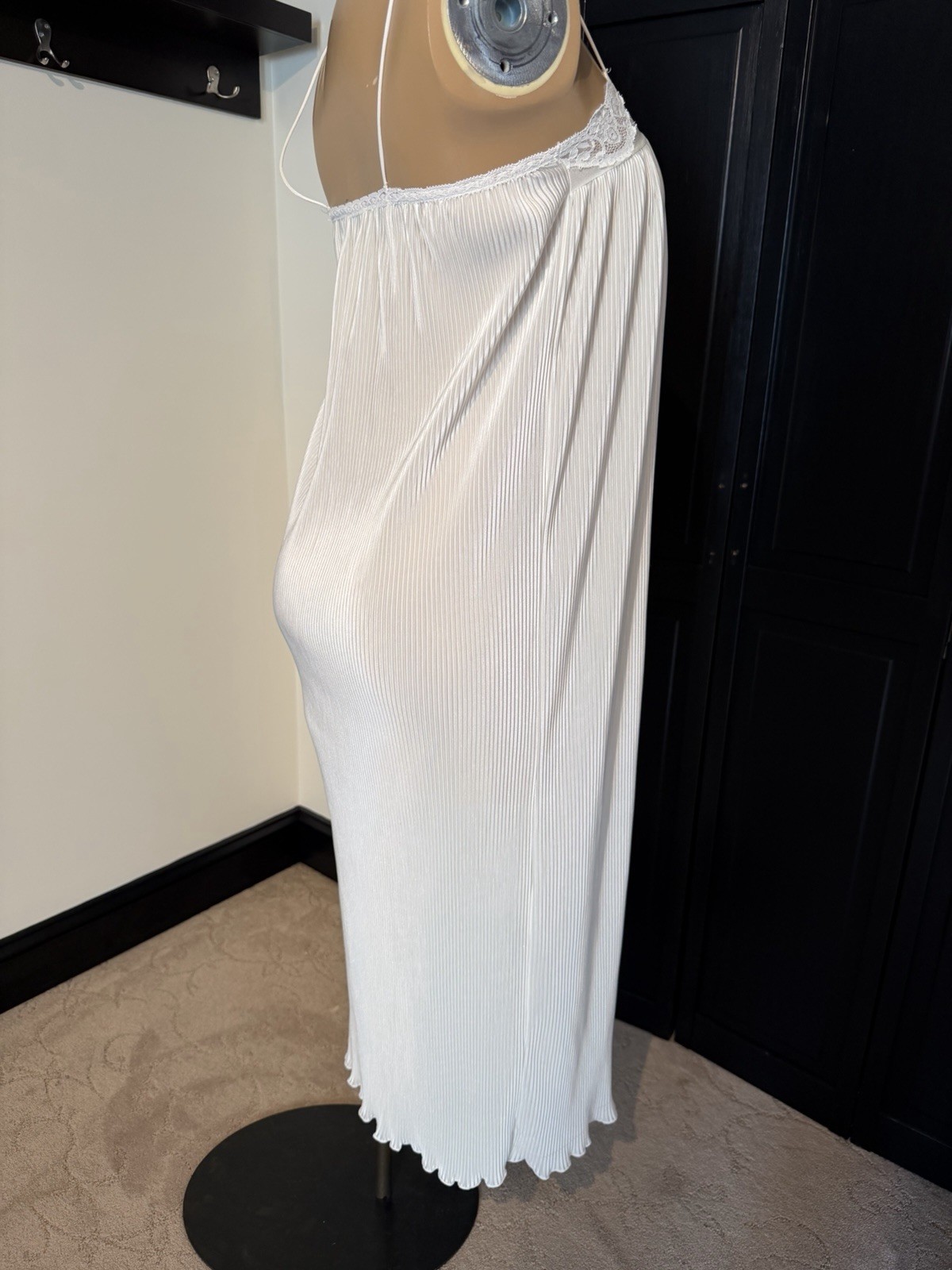 VTG Miss Elaine Nightgown Cream / Off White Slip Dress Romantic Small Petite
