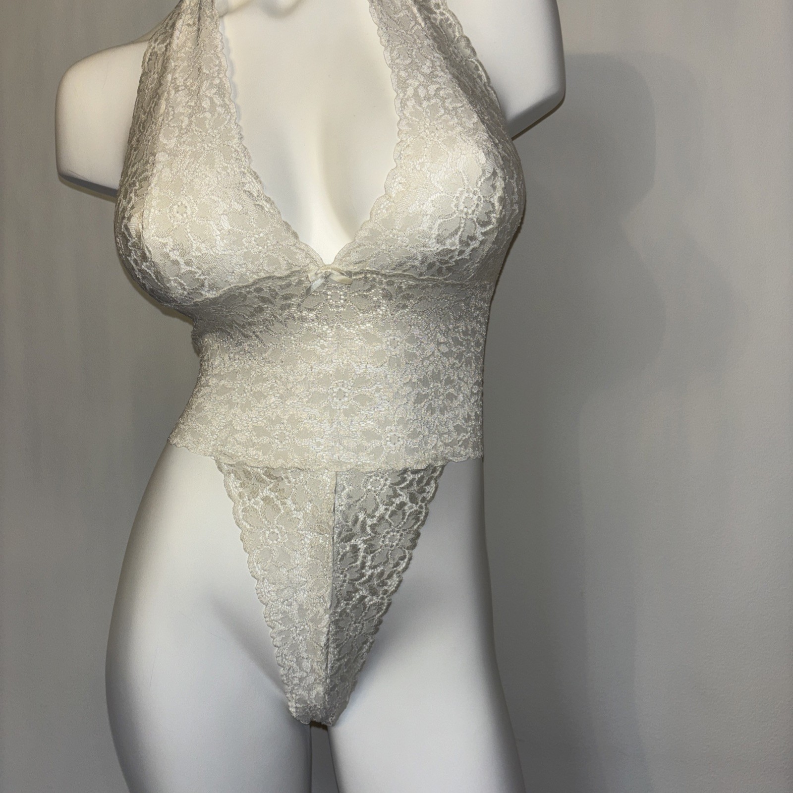 Victoria’s Secret Lace Halter Teddy Bodysuit Ivory Size Small Y2K 2002 Vintage