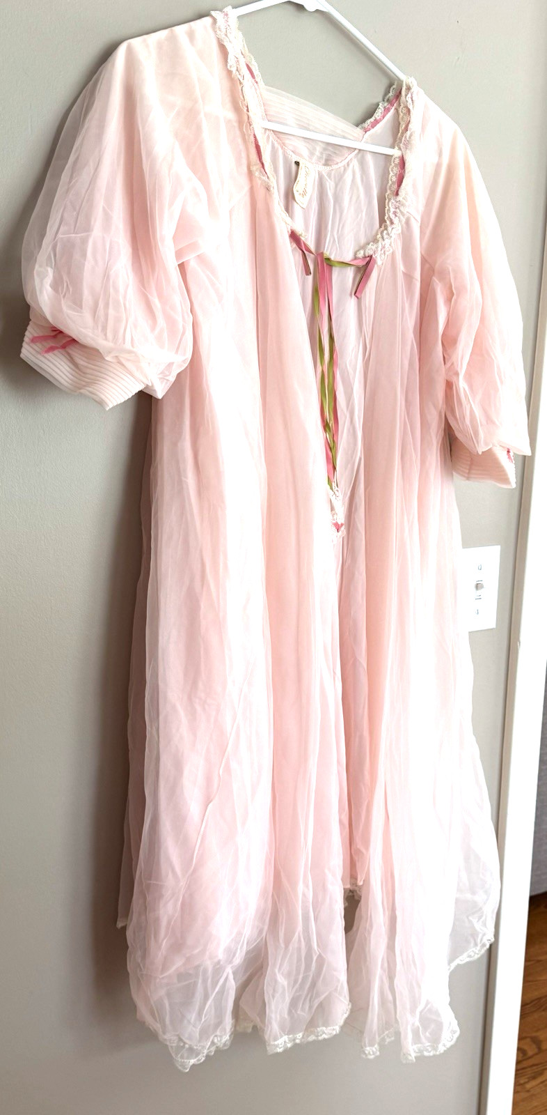 Vintage 70’s CHEVETTE PINK Nightgown Nightie Lingerie Sz S EVA GABOR style